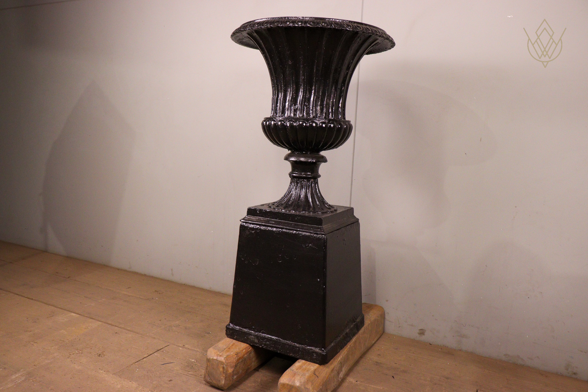 Victorian Cast Iron Urn & Plinth - WM12325 - Image 2