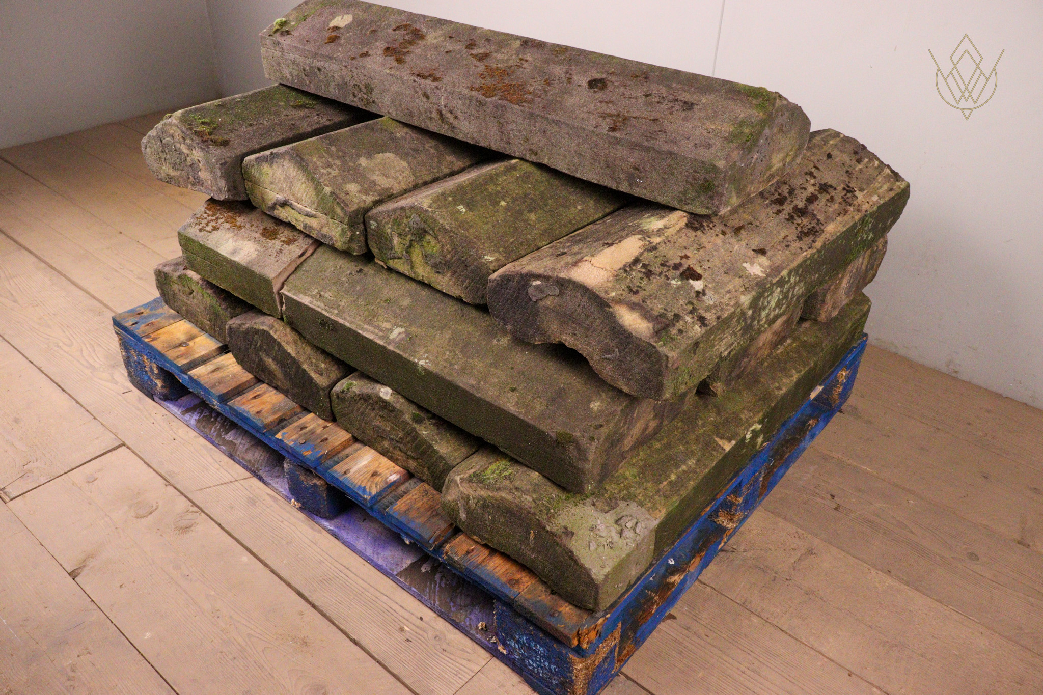 34.5ft - 11.5" x 5.5" 19th Century Triangle Coping Stones - WM12346 - Image 9