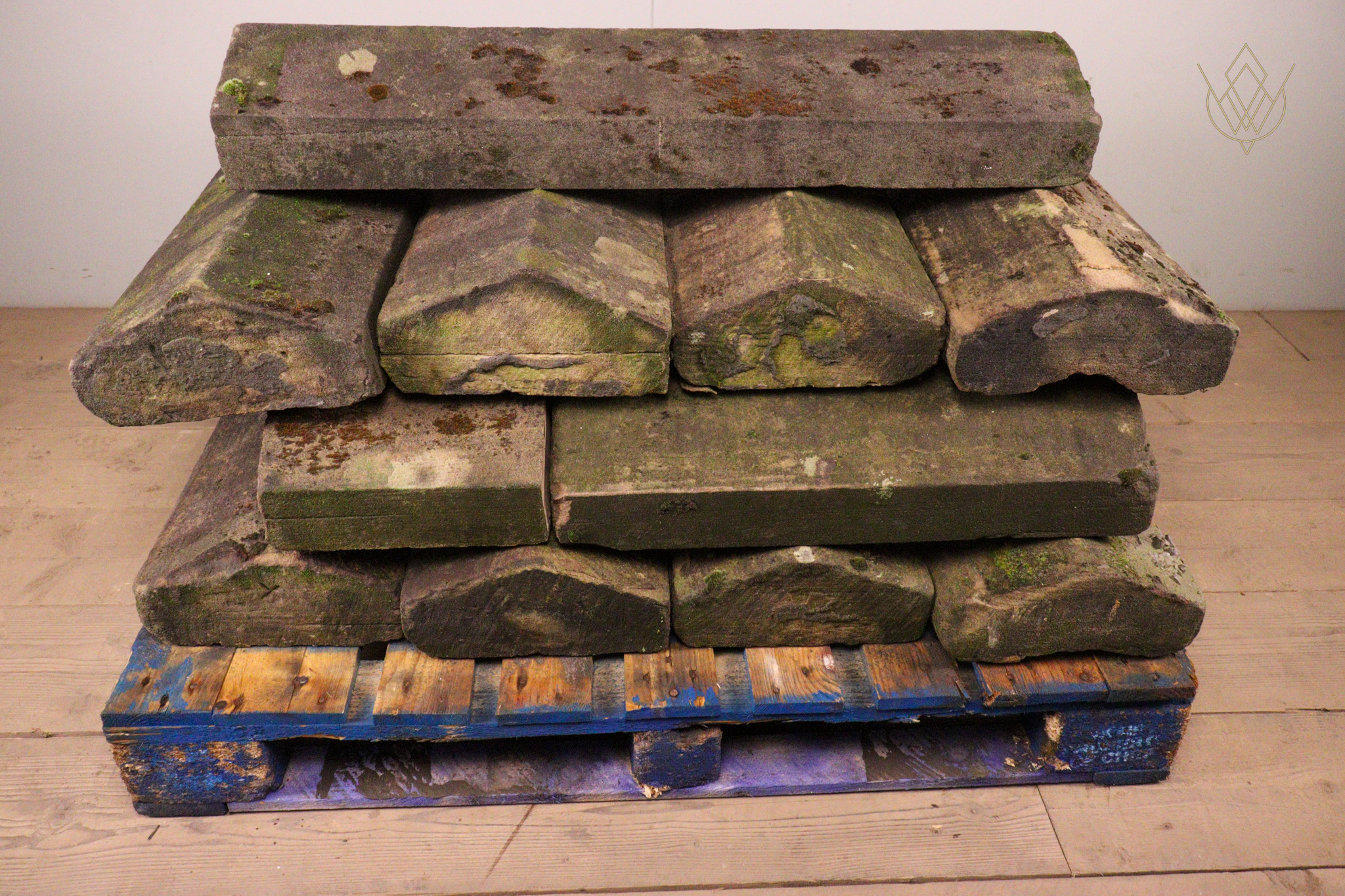 34.5ft - 11.5" x 5.5" 19th Century Triangle Coping Stones - WM12346 - Image 8