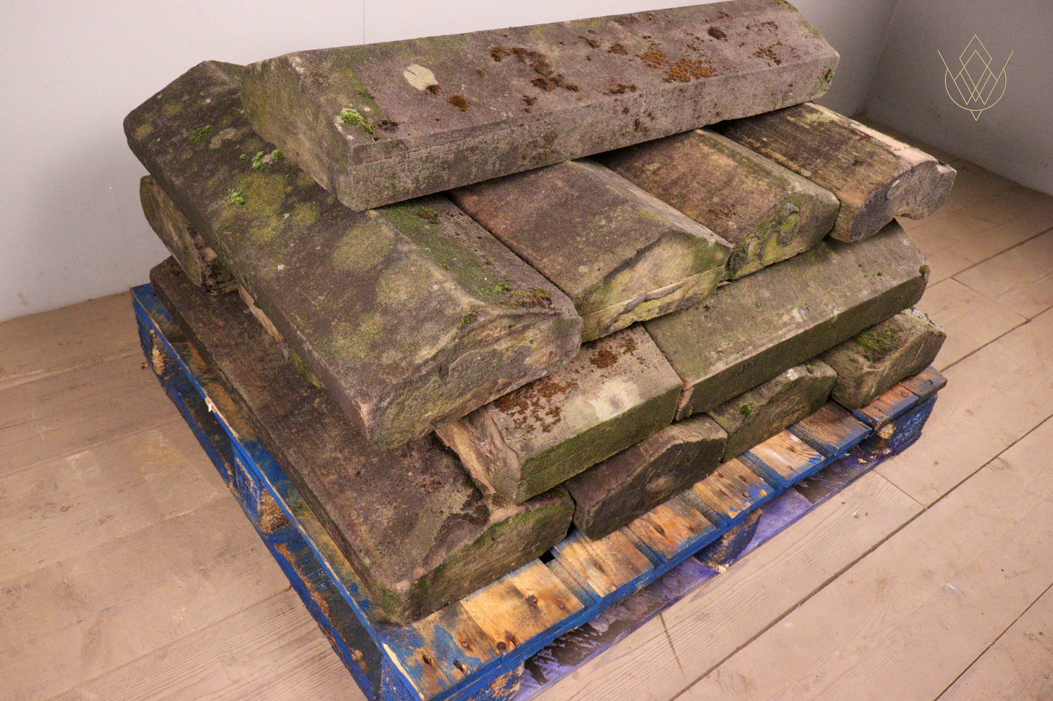 34.5ft - 11.5" x 5.5" 19th Century Triangle Coping Stones - WM12346 - Image 7