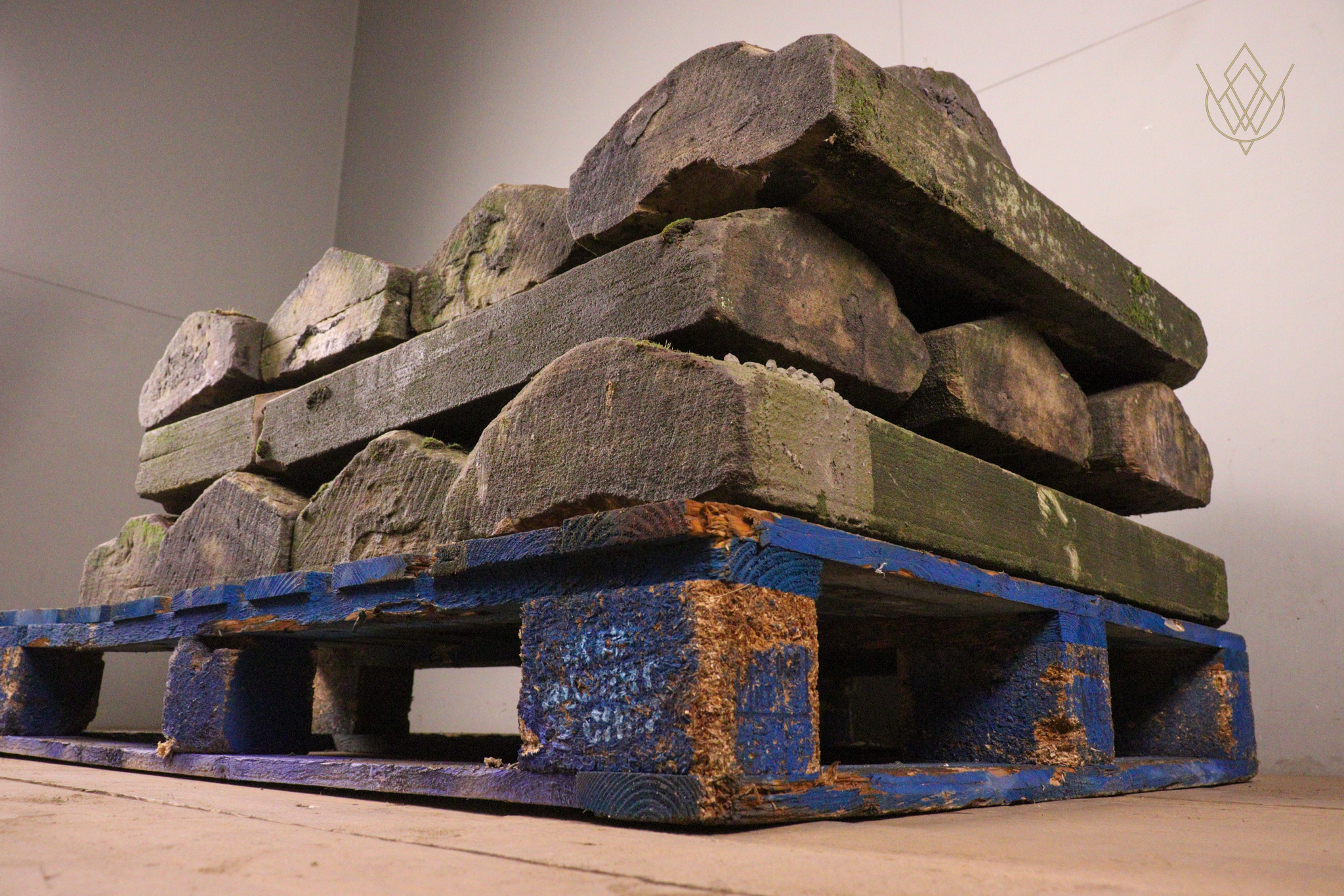 34.5ft - 11.5" x 5.5" 19th Century Triangle Coping Stones - WM12346 - Image 5