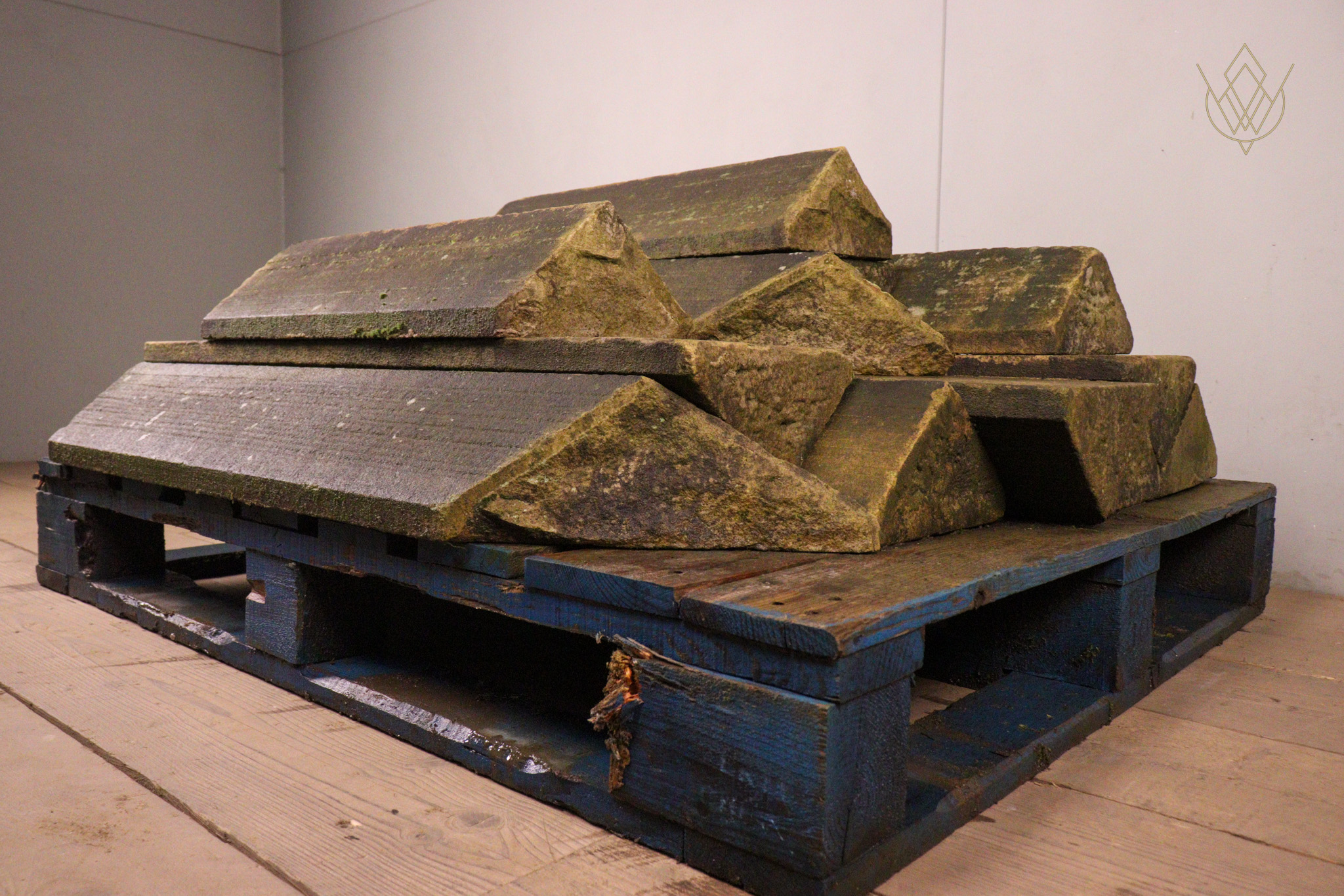 33ft - 9" x 5" 19th Century Sandstone Triangle Coping Stones - WM12347 - Image 4