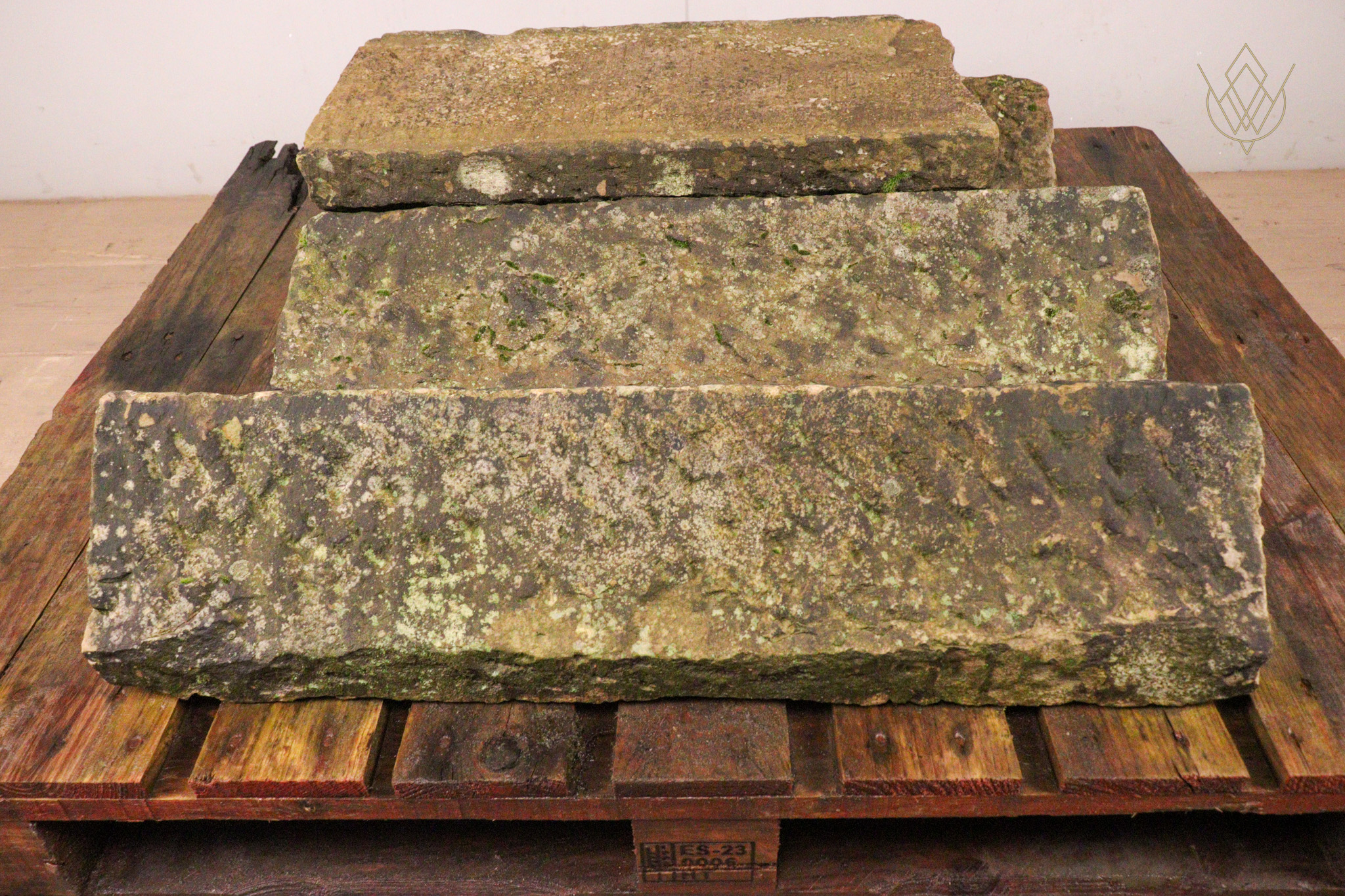 9.5ft - 11" x 6" Triangle Sandstone Coping Stones - WM12348 - Image 2