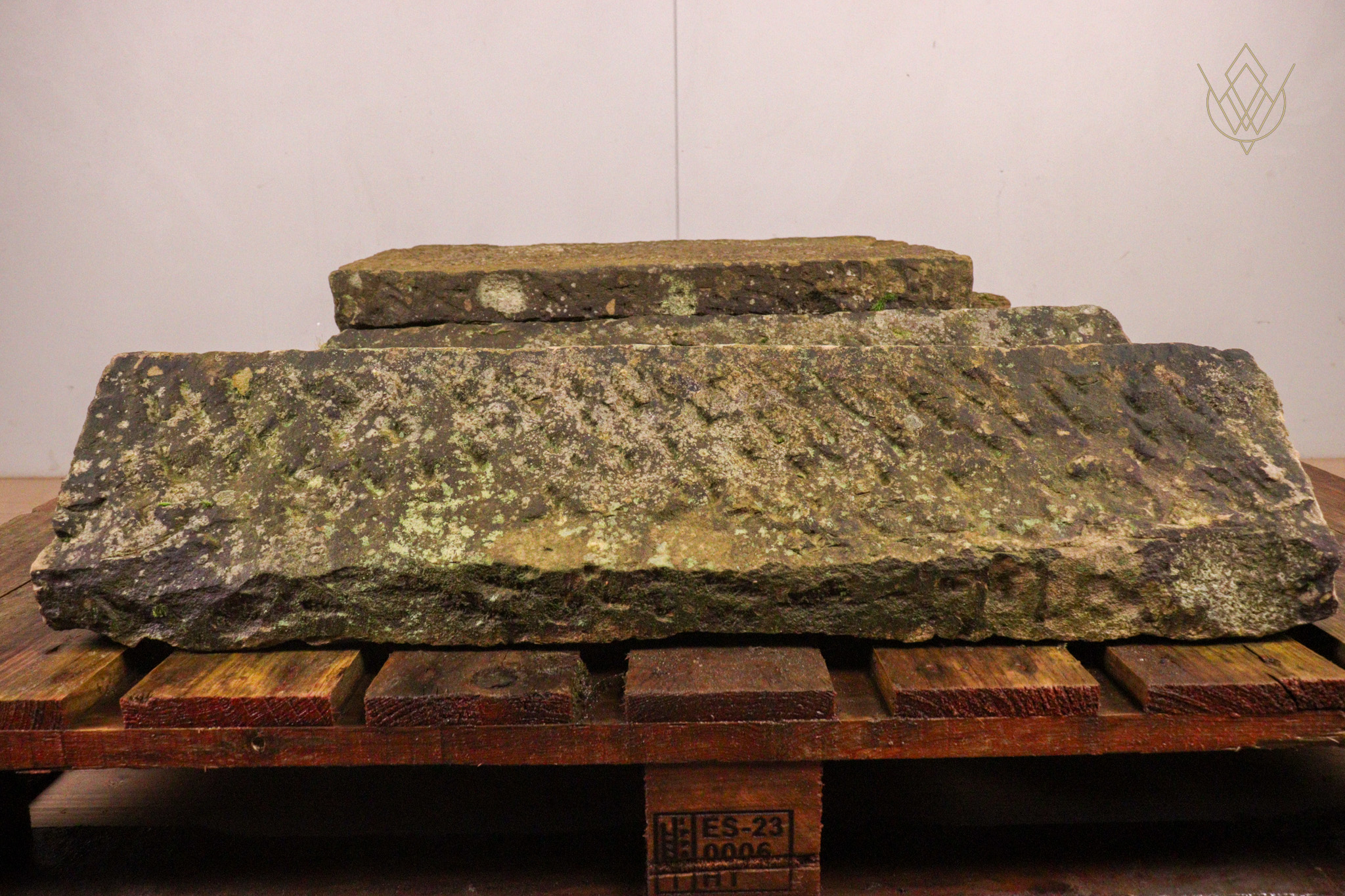 9.5ft - 11" x 6" Triangle Sandstone Coping Stones - WM12348 - Image 4