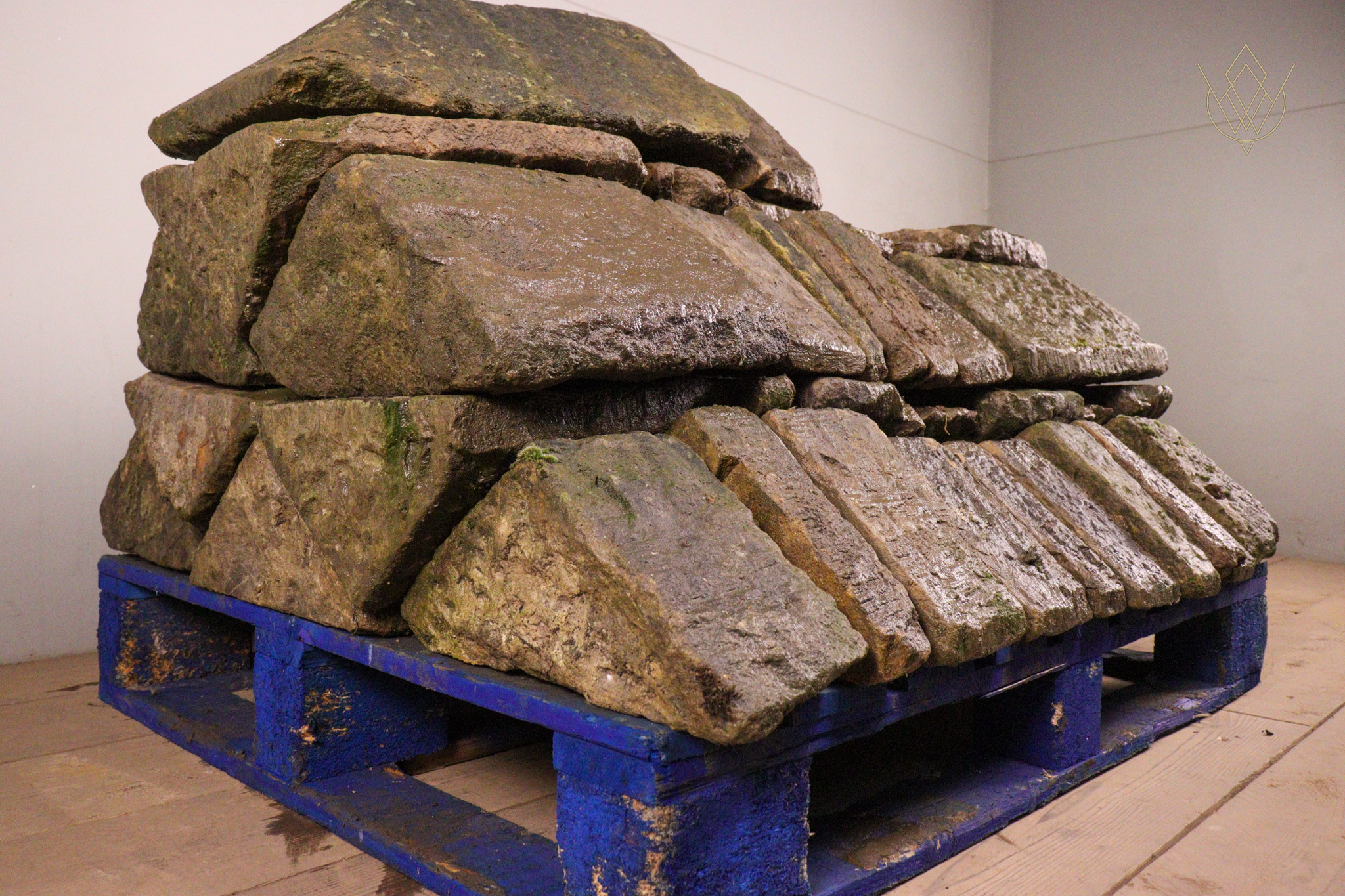 34ft - 19th Century Sandstone Triangle Coping Stones - WM12349 - Image 4