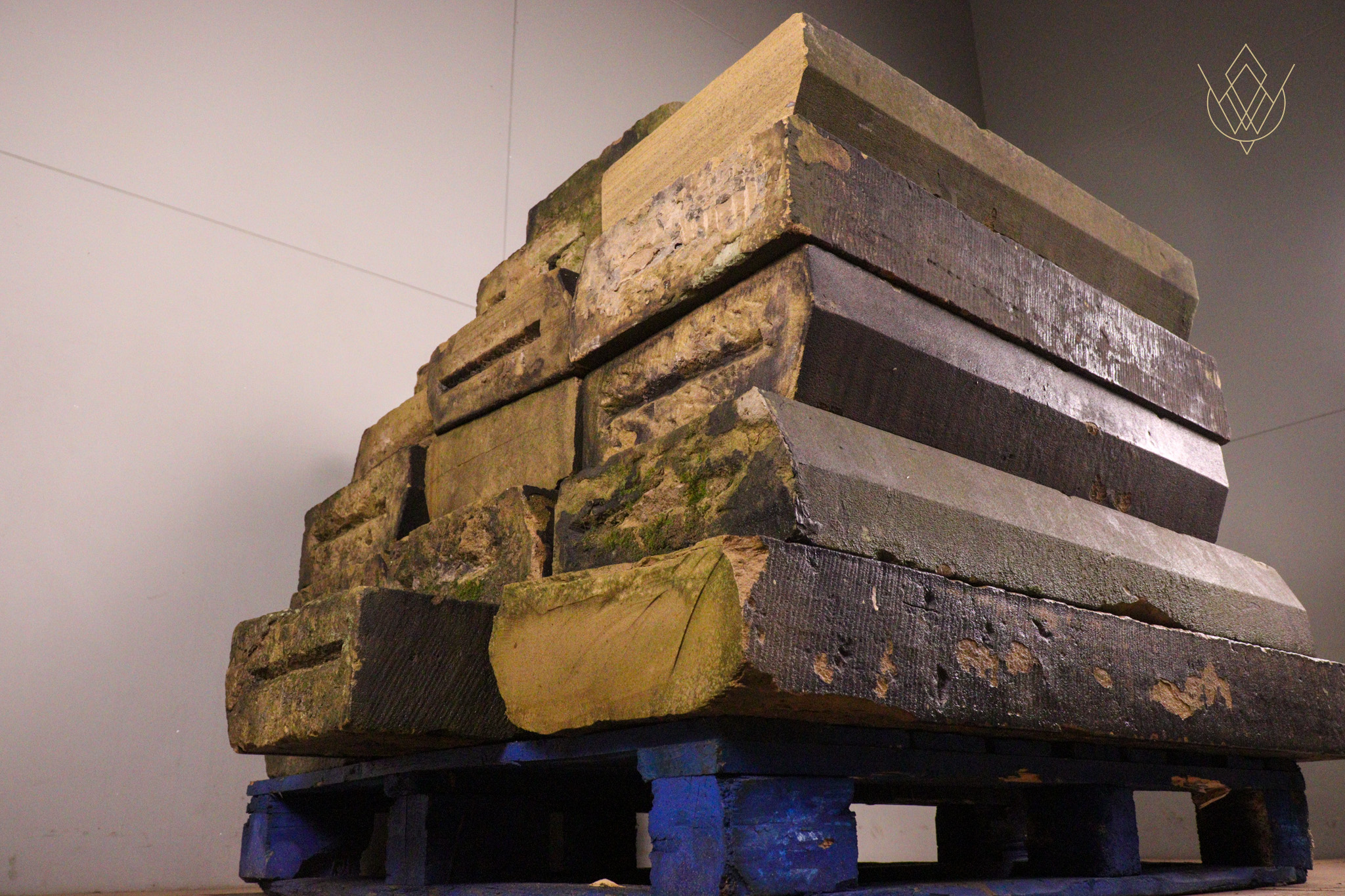 52.5ft - 19th Century Sandstone Coping Stones - WM12351 - Image 5