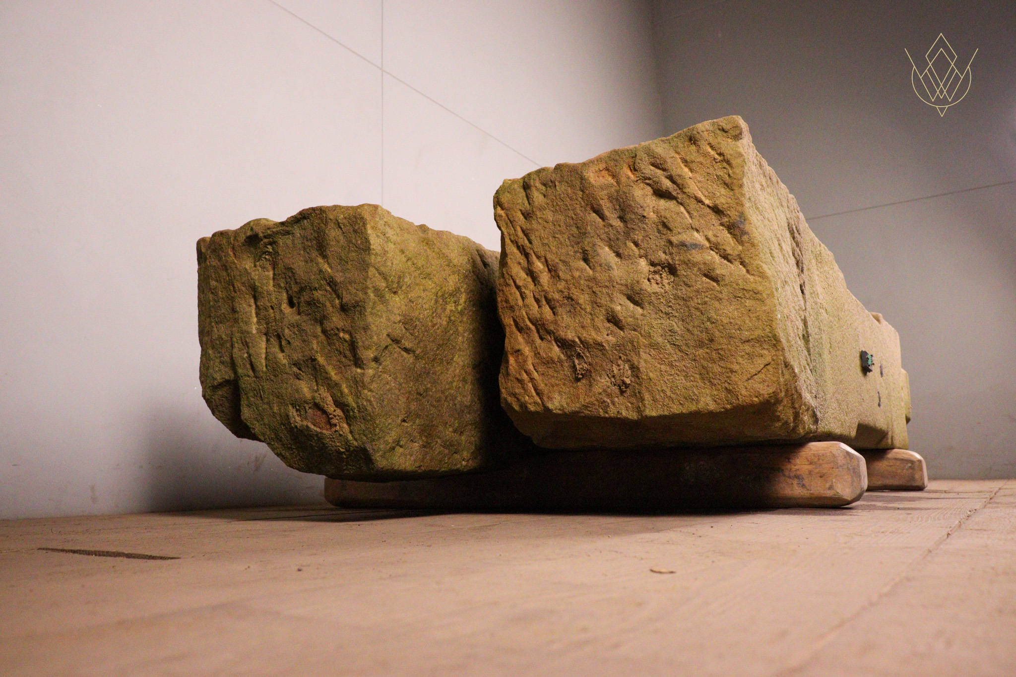 Pair of Ornate Victorian Sandstone Gateposts - WM12355 - Image 9