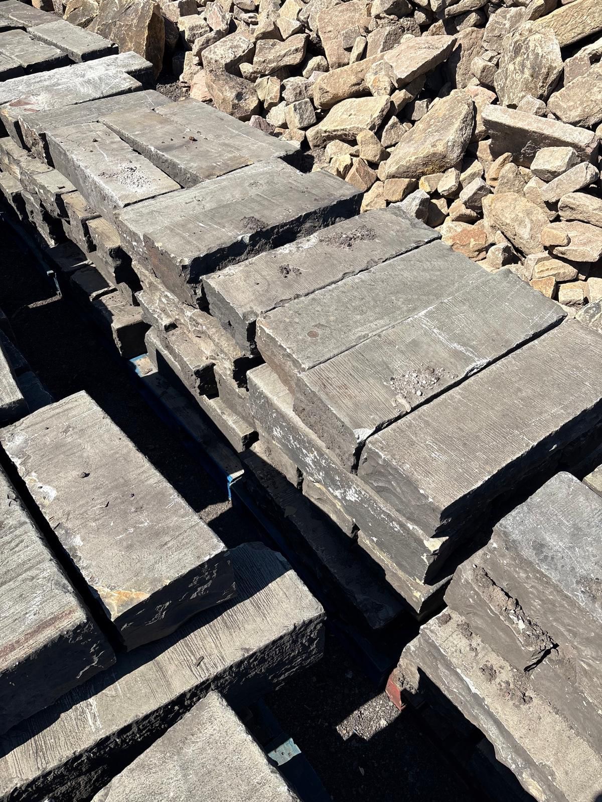 12" x 8" York Stone Kerbs/Edging - WM12442 - Image 4