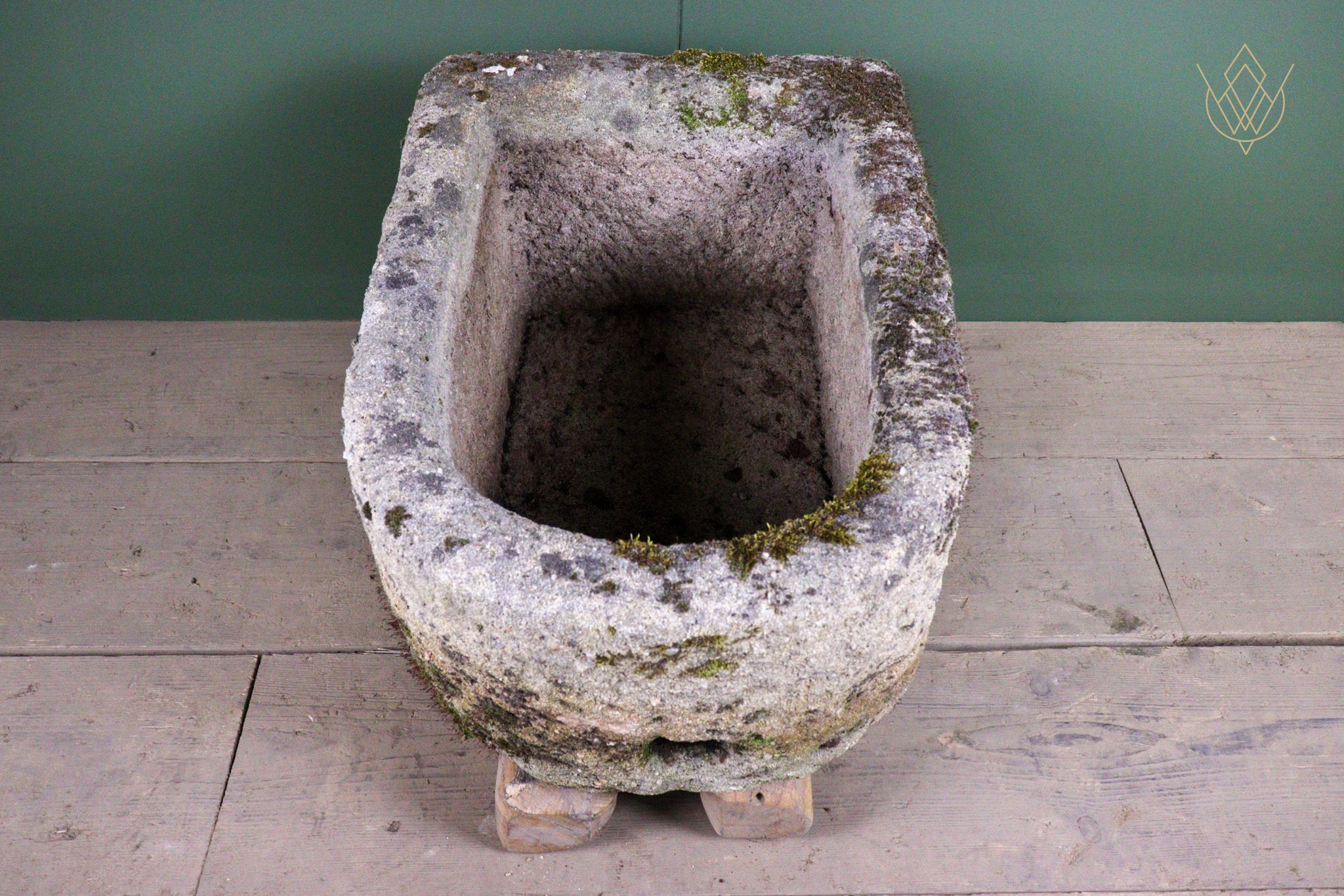 18th Century Gritstone D Shape Pump Stone Trough - WM12524 - Image 7