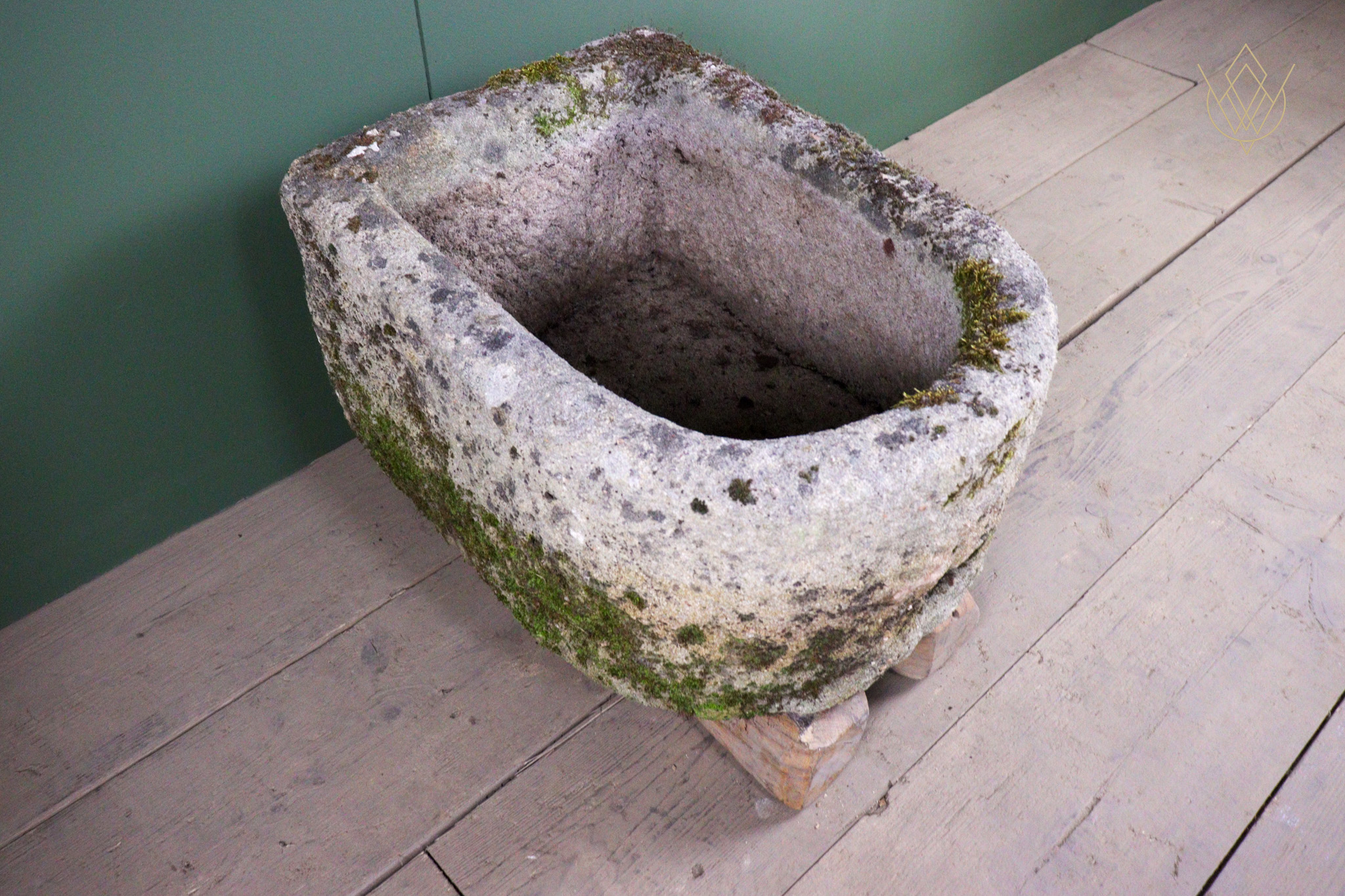 18th Century Gritstone D Shape Pump Stone Trough - WM12524 - Image 6