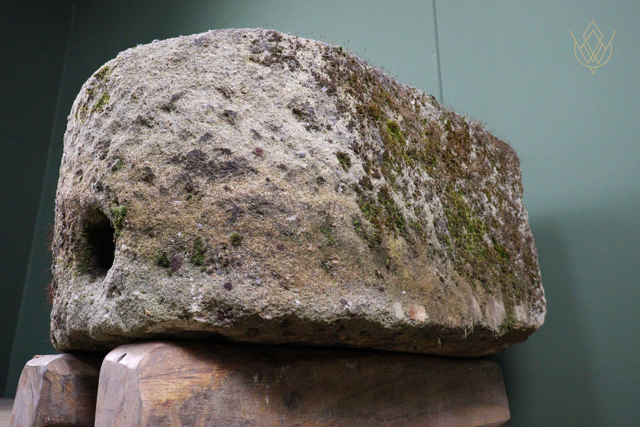 18th Century Gritstone D Shape Pump Stone Trough - WM12524 - Image 4
