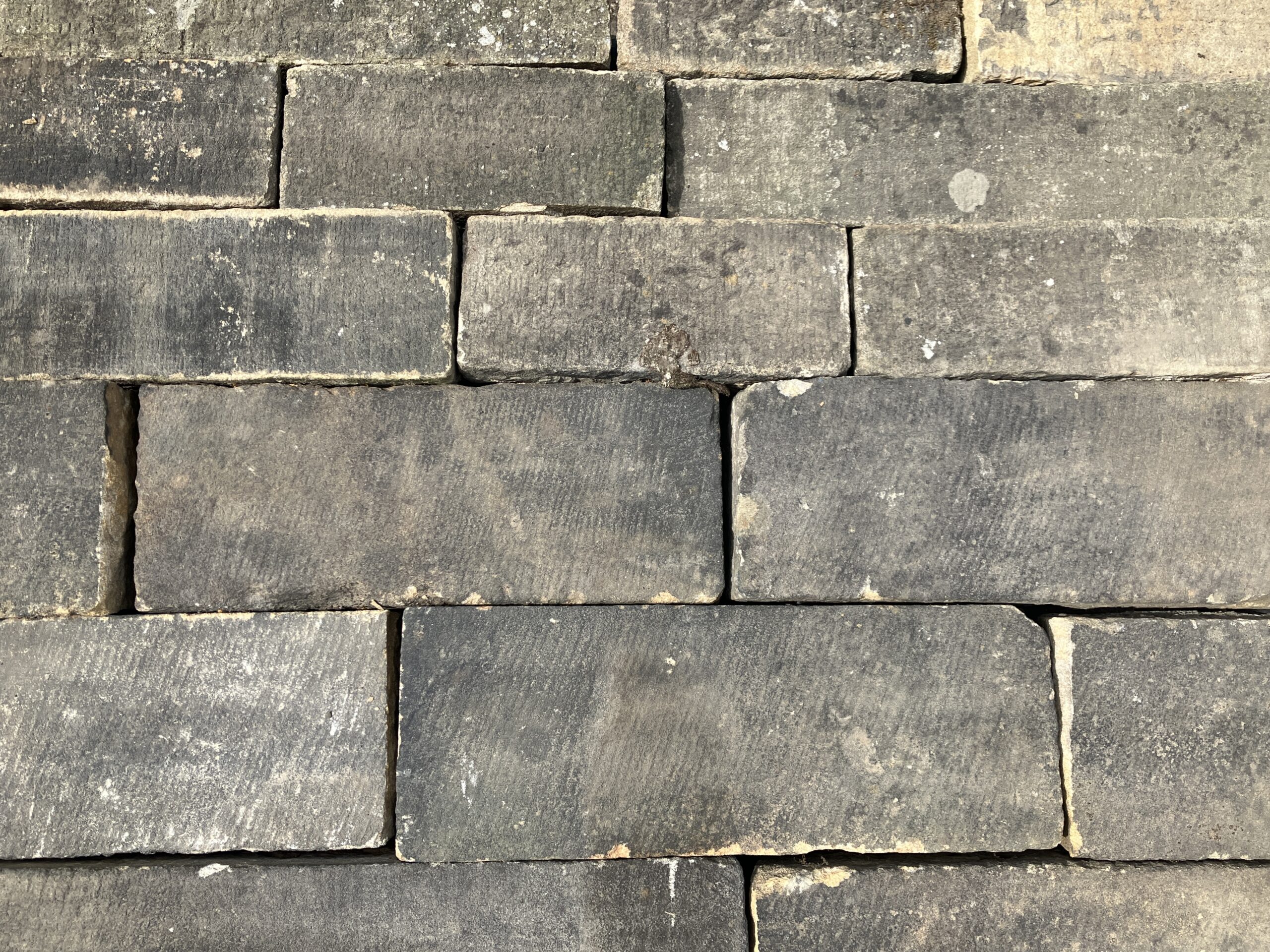 42.5m2 - Reclaimed Ashlar Punch Face Building/Walling Stone - WM12518