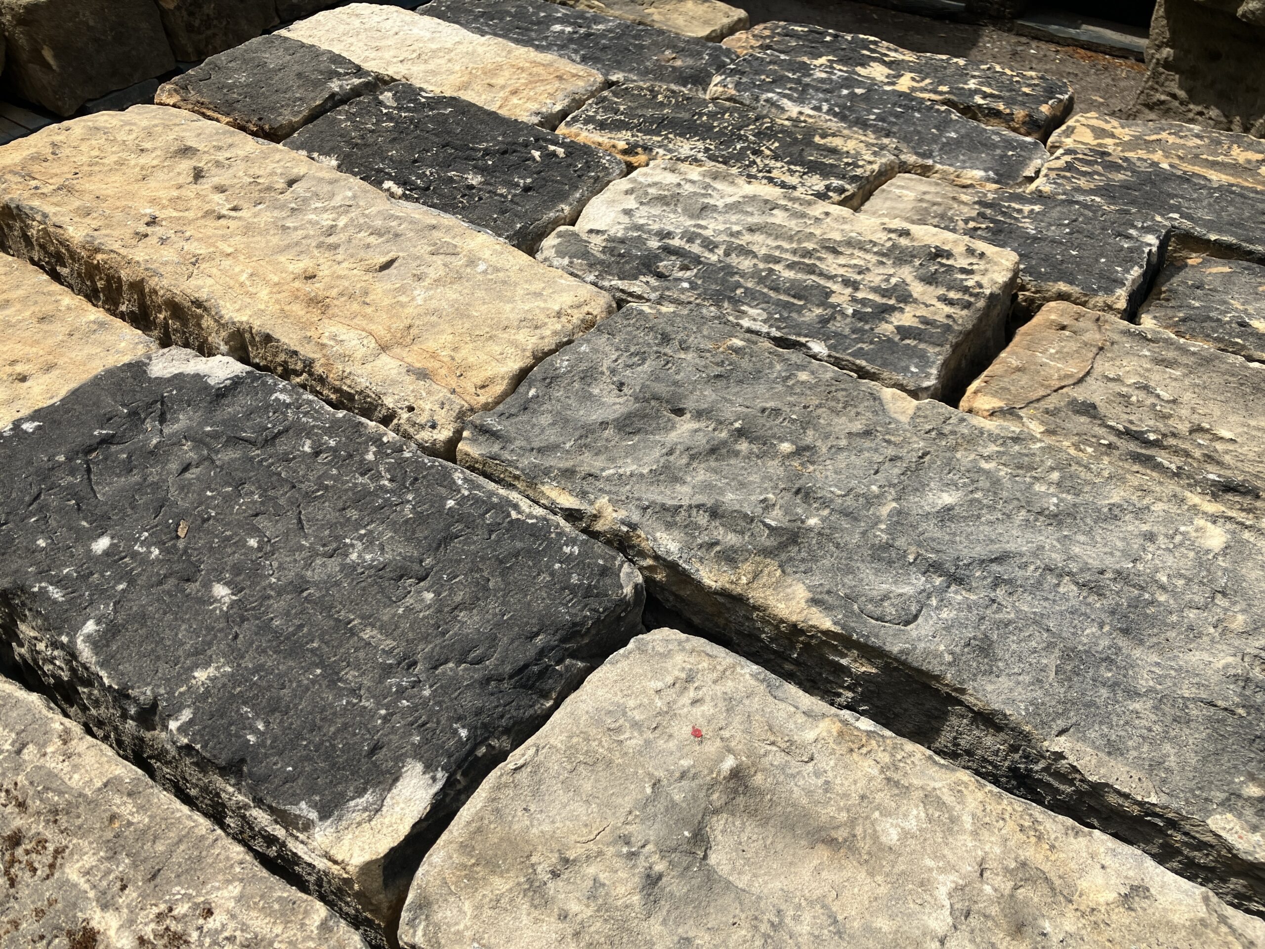 Reclaimed Parallel Punch Face Building/Walling Stone - WM12519 - Image 7