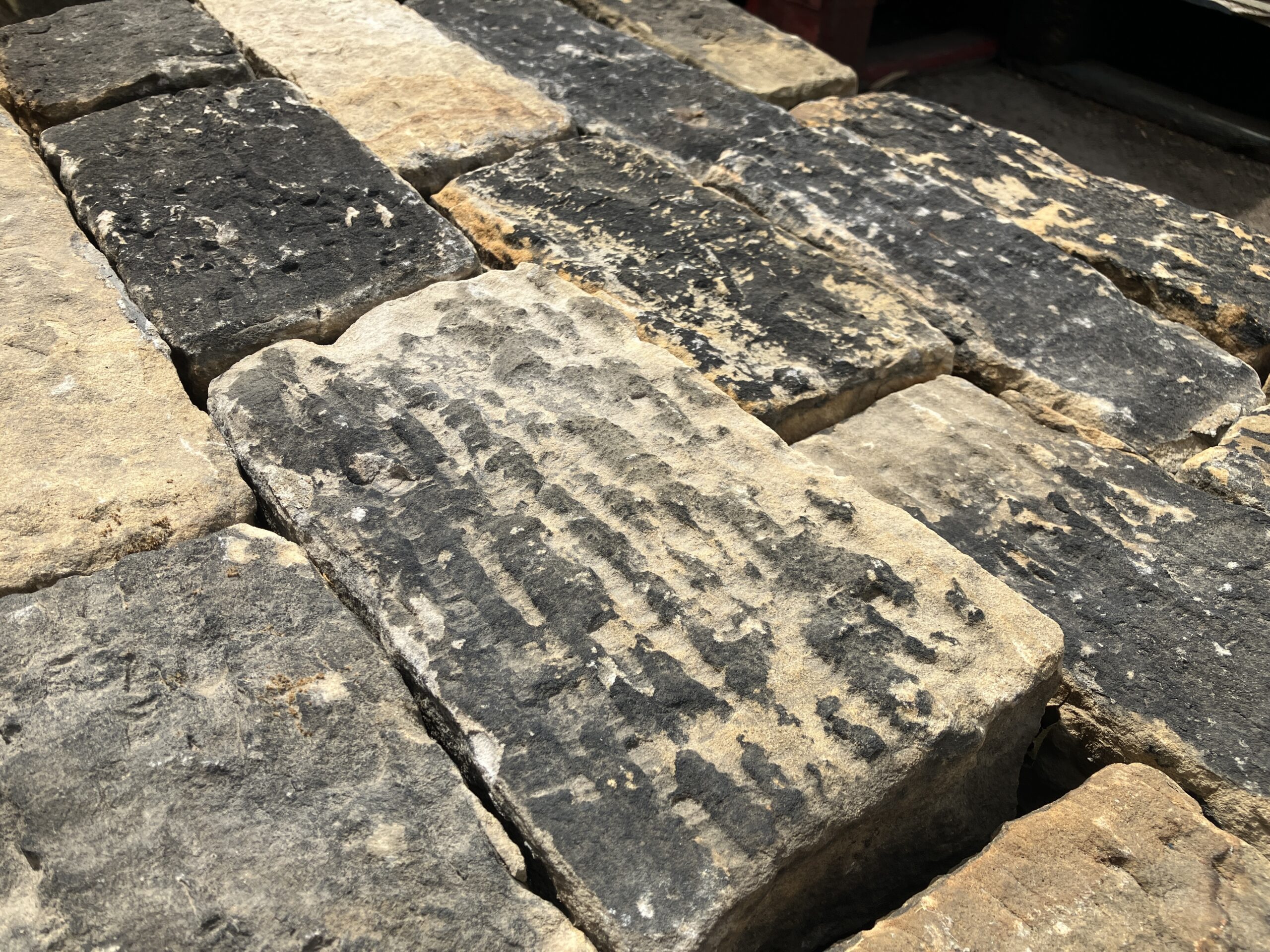 Reclaimed Parallel Punch Face Building/Walling Stone - WM12519 - Image 6