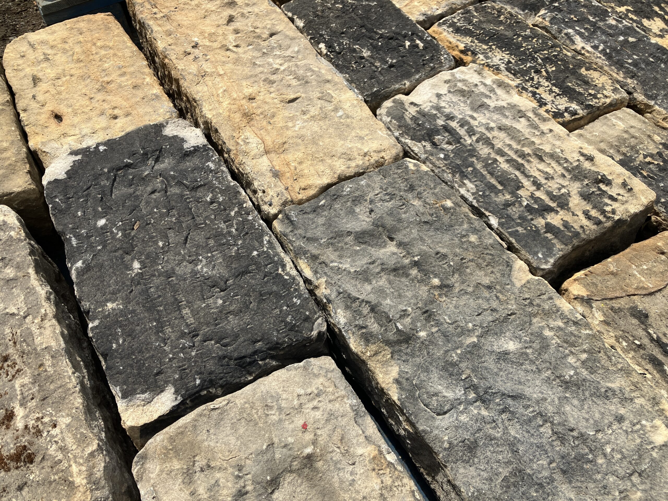 Reclaimed Parallel Punch Face Building/Walling Stone - WM12519 - Image 4