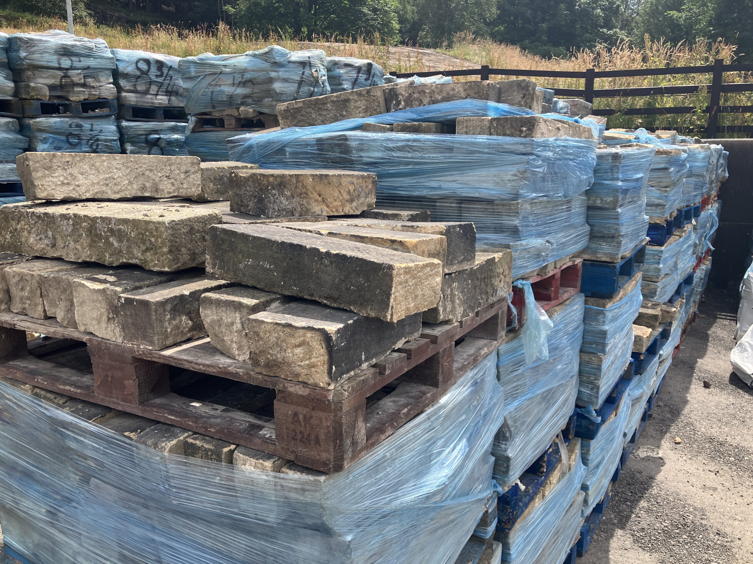 42.5m2 - Reclaimed Ashlar Punch Face Building/Walling Stone - WM12518 - Image 6