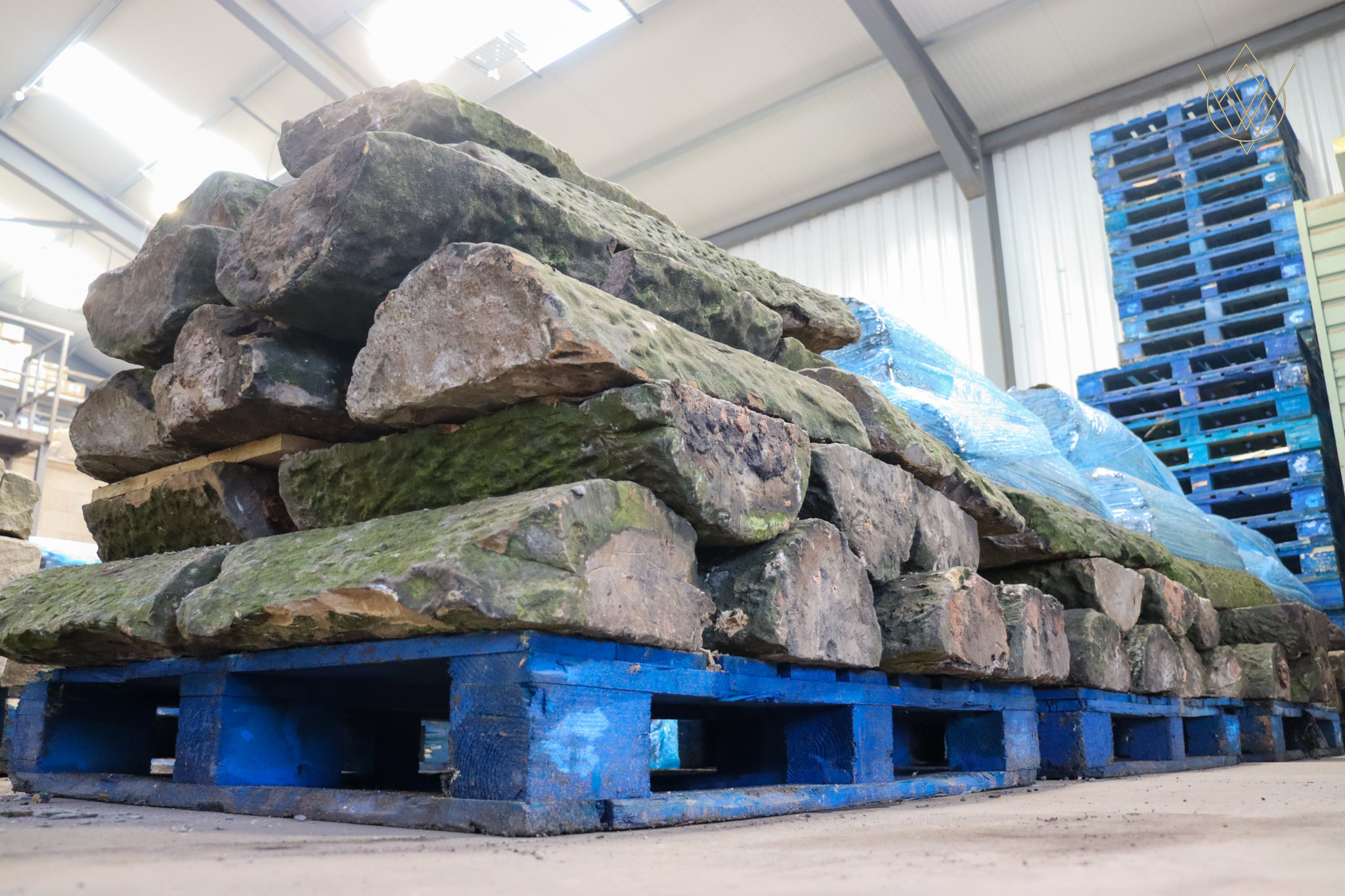 Reclaimed Sandstone Round Top Coping Stones - WM12427 - Image 4