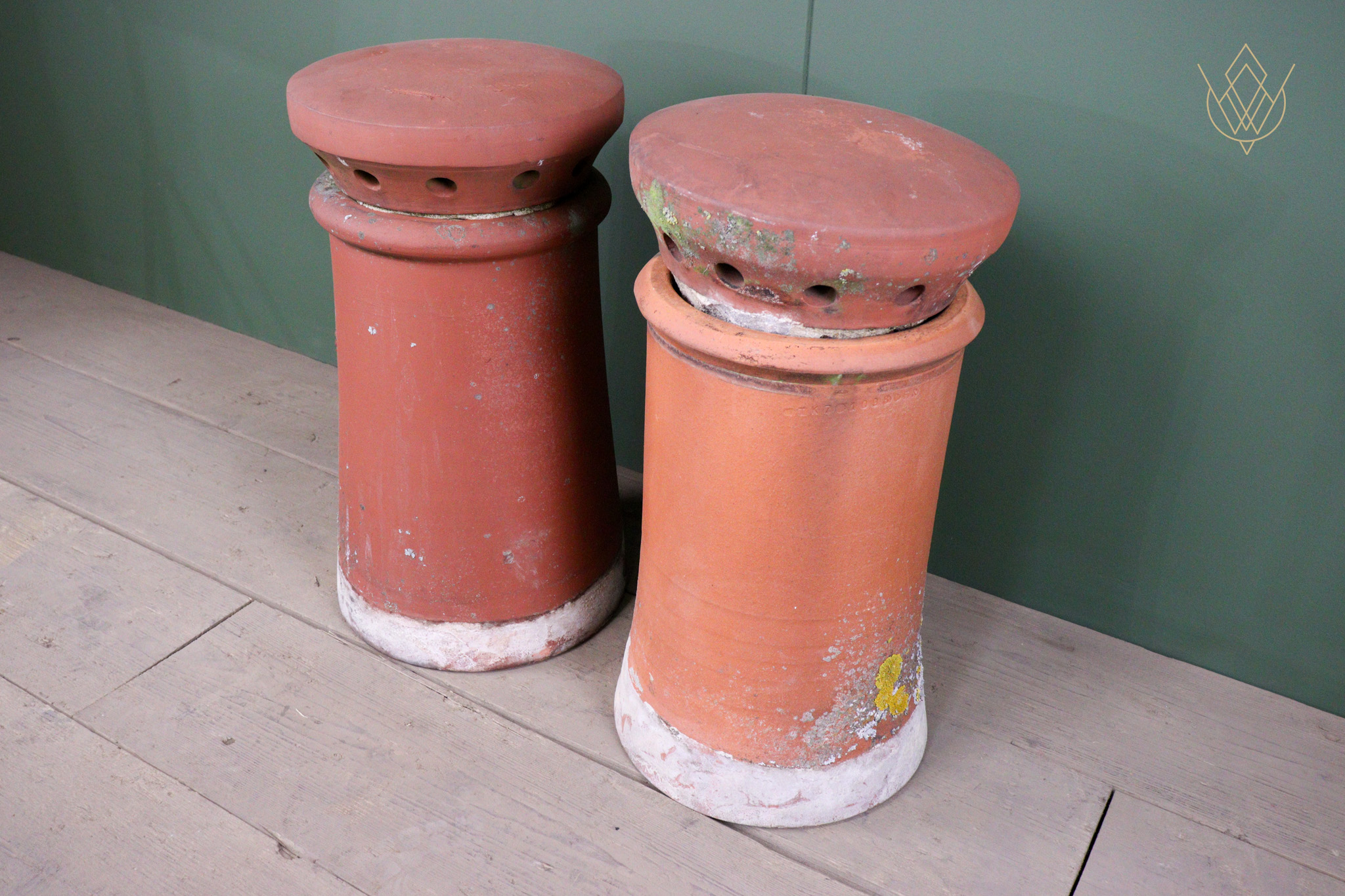 Pair of Red Terracotta Chimney Pots with Pepper Pots - WM12546 - Image 9
