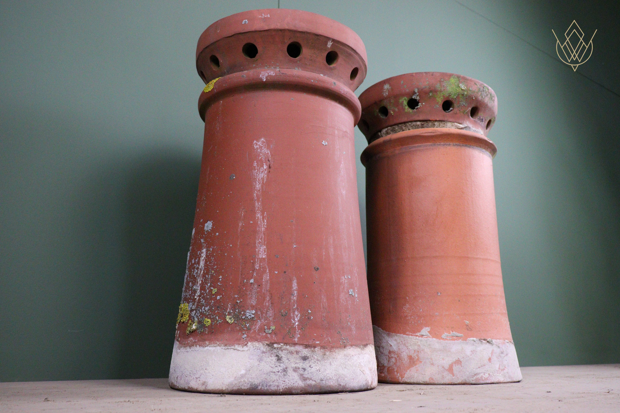 Pair of Red Terracotta Chimney Pots with Pepper Pots - WM12546 - Image 4