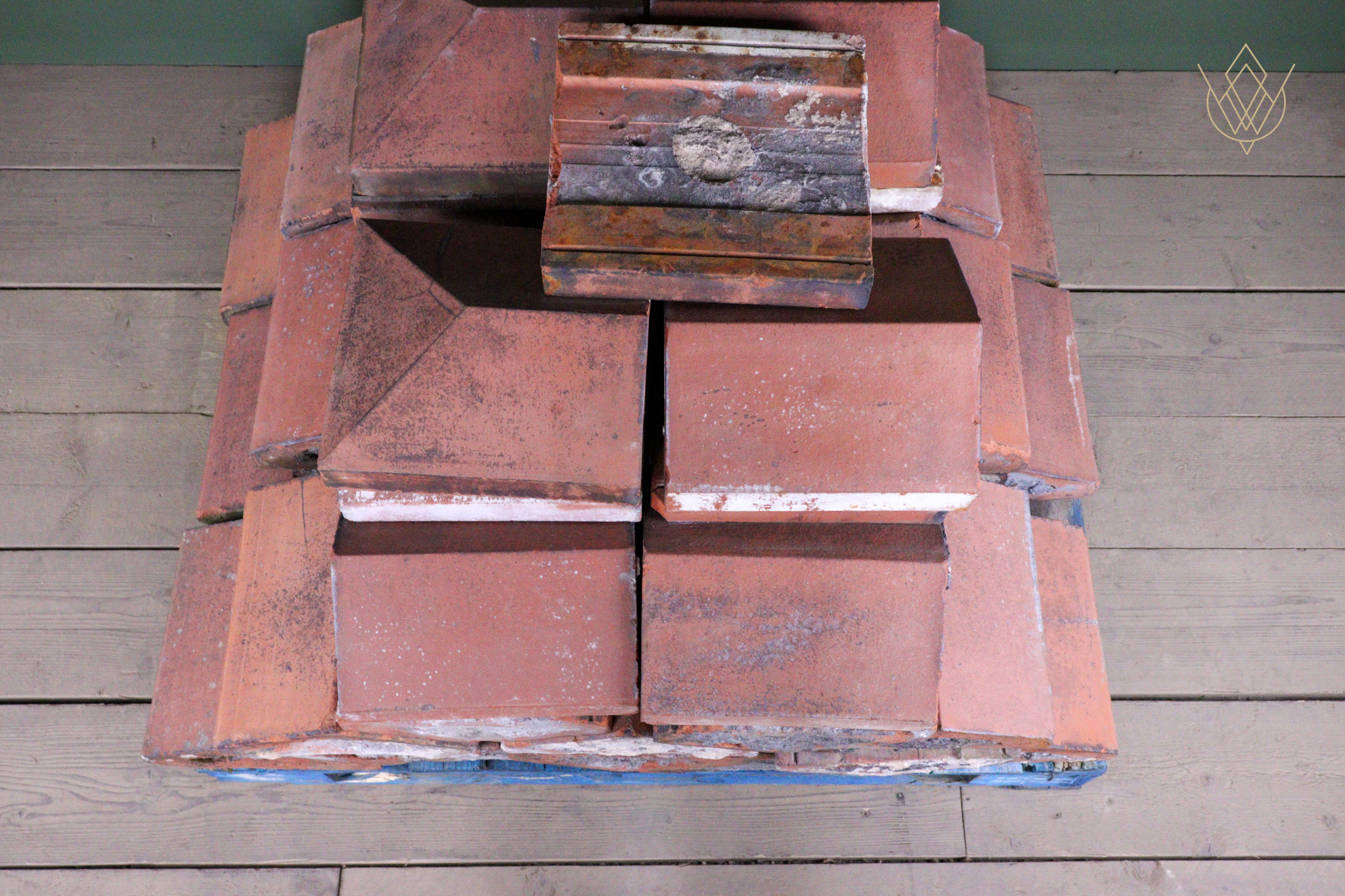 Victorian Red Terracotta Triangle Coping Stones - WM12549 - Image 5