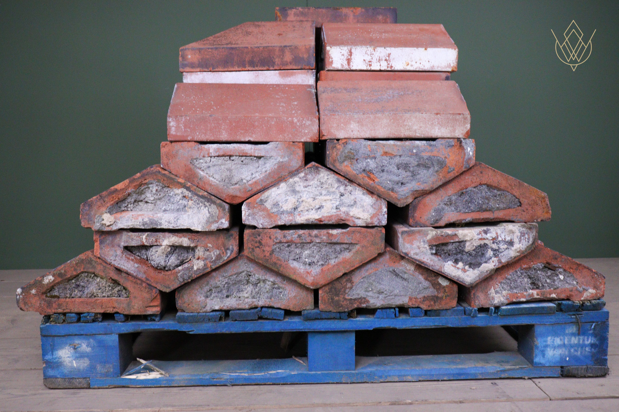 Victorian Red Terracotta Triangle Coping Stones - WM12549 - Image 10