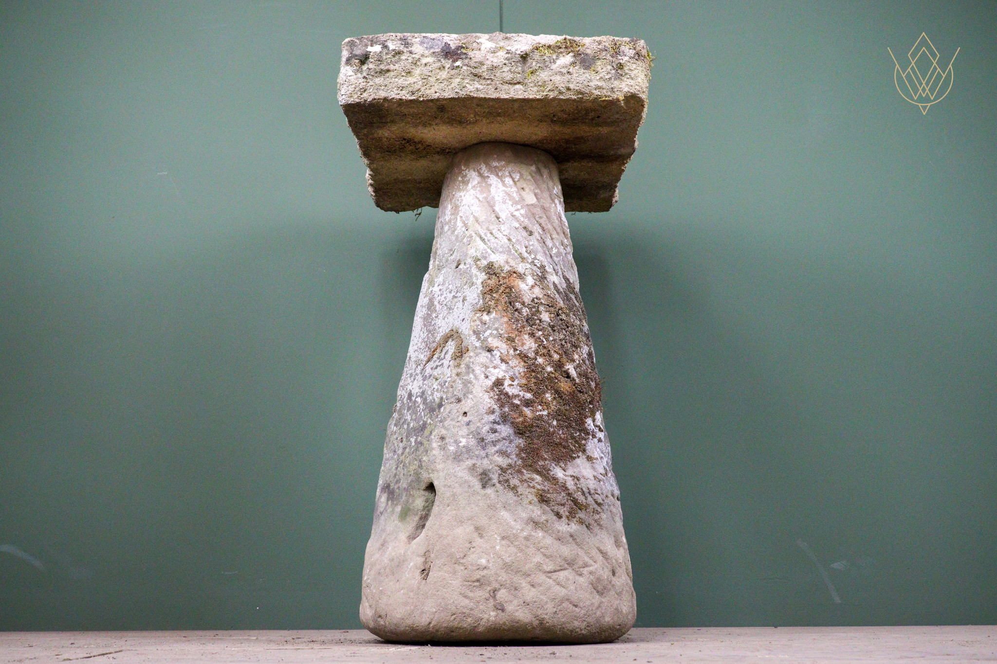 19th Century Stone Carved Bird Bath & Plinth - WM12565 - Image 4