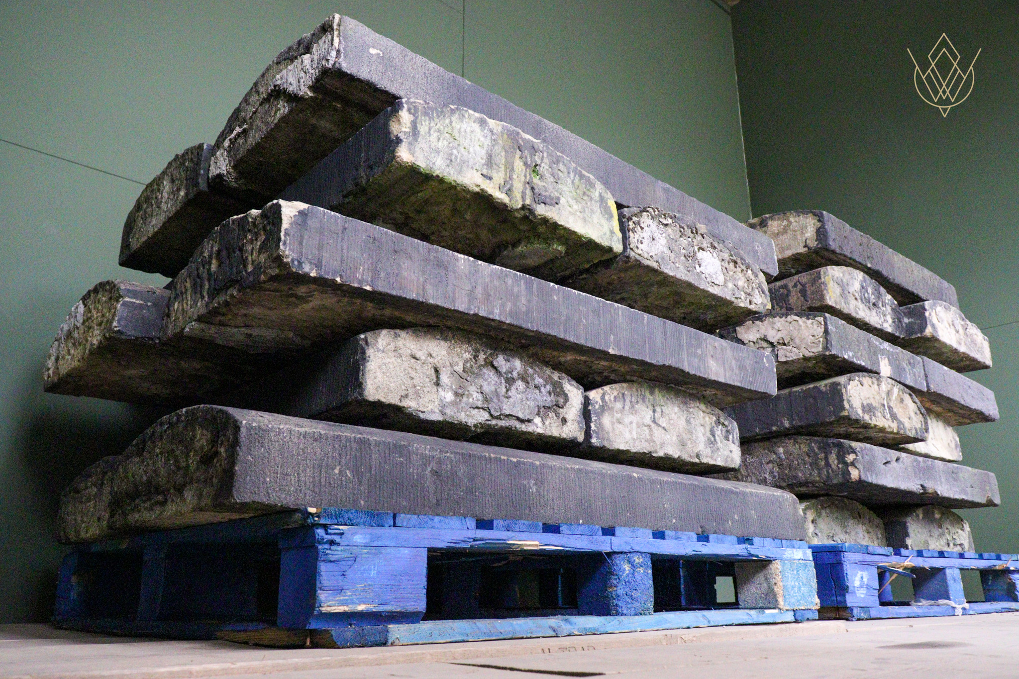 300ft - 19" x 6" Round Top Reclaimed Coping Stones - WM12576 - Image 2
