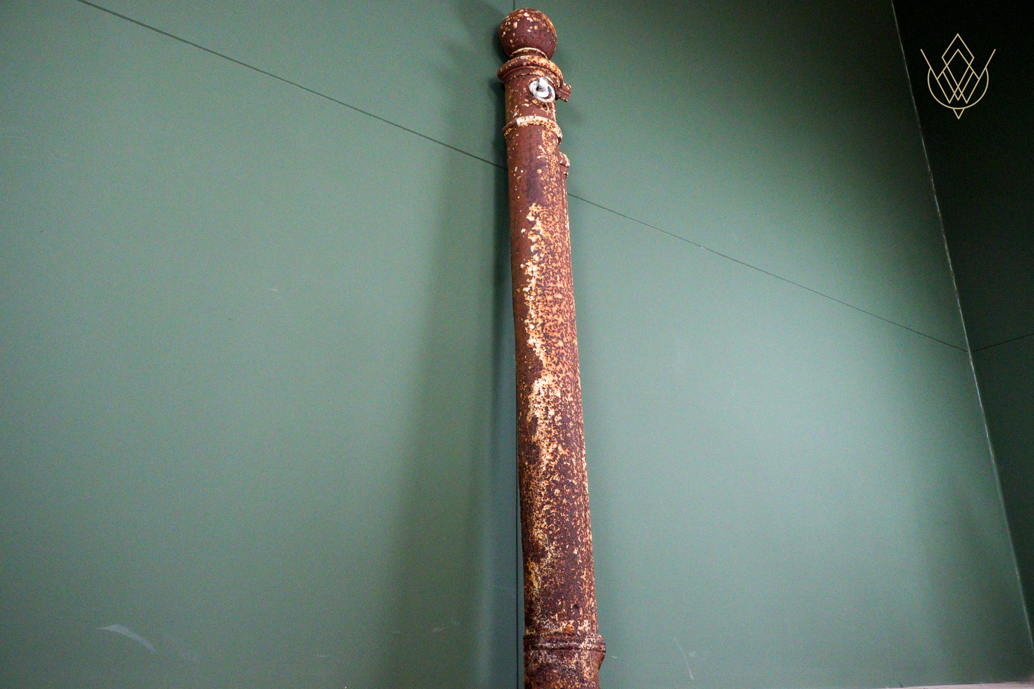 Victorian Cast Iron Wall Mounted Post with Copper Ring - WM12527 - Image 6
