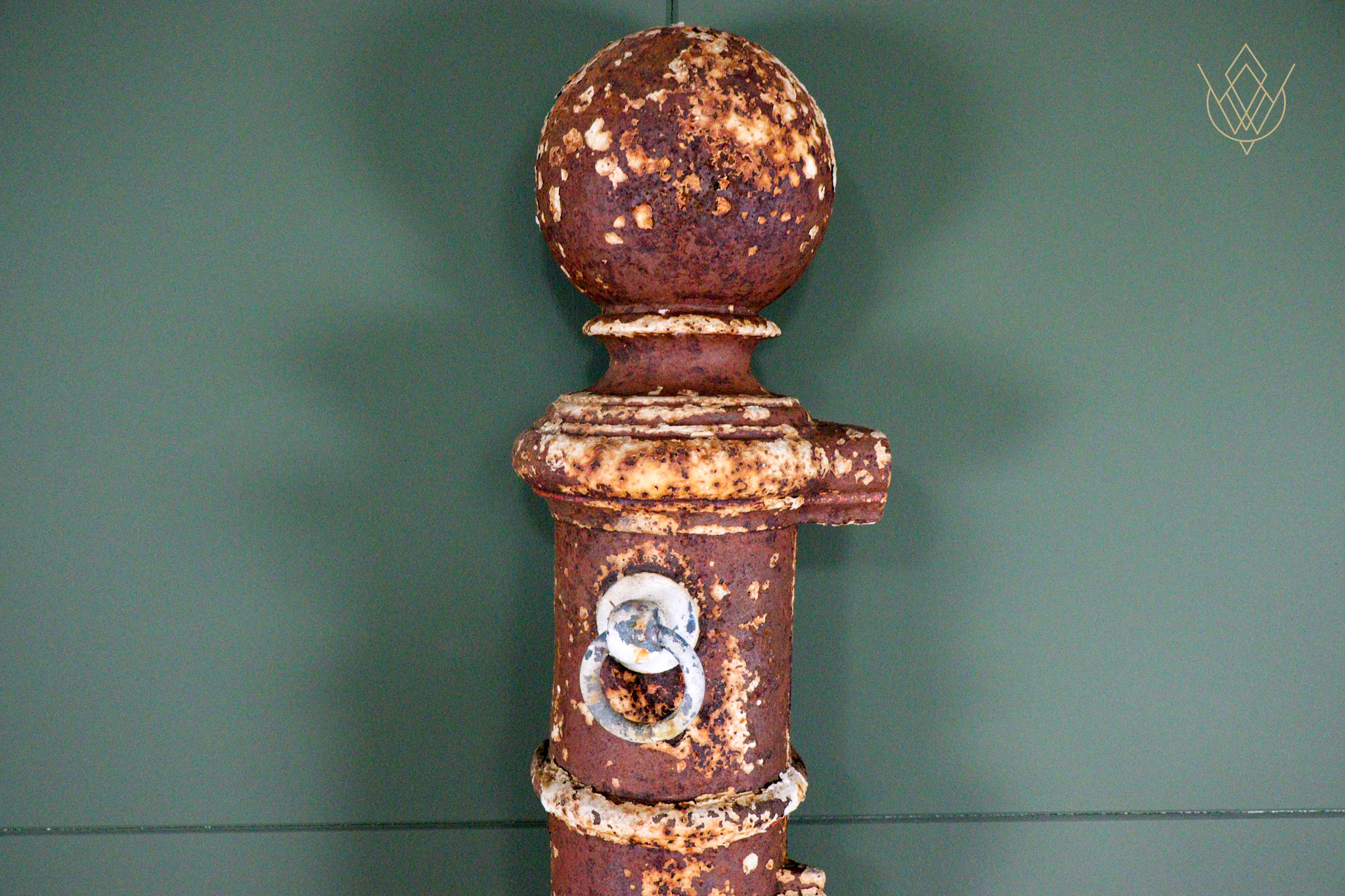 Victorian Cast Iron Wall Mounted Post with Copper Ring - WM12527 - Image 5