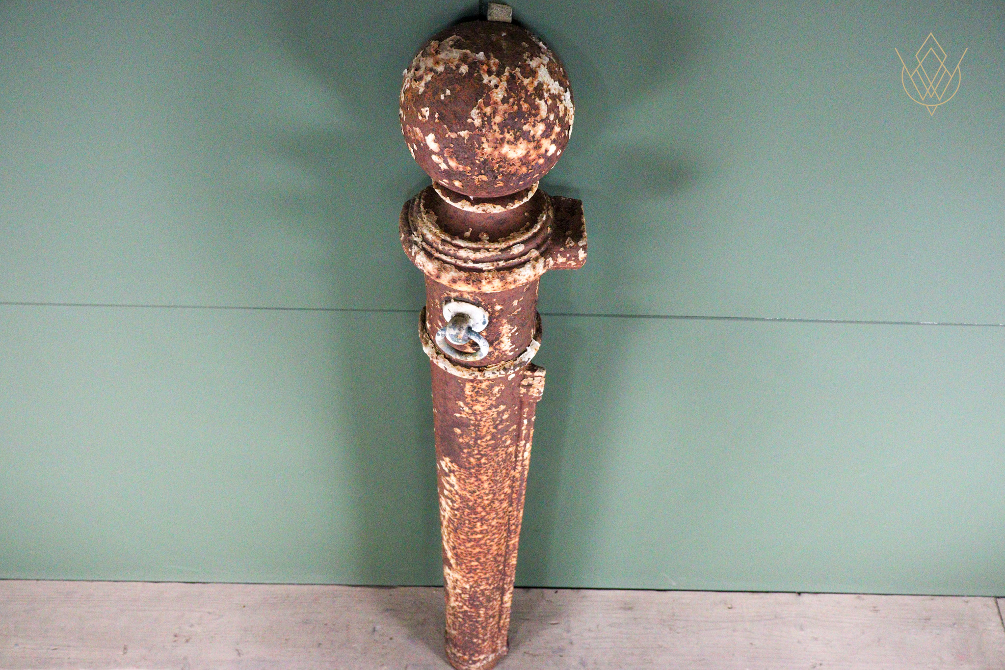 Victorian Cast Iron Wall Mounted Post with Copper Ring - WM12527 - Image 4