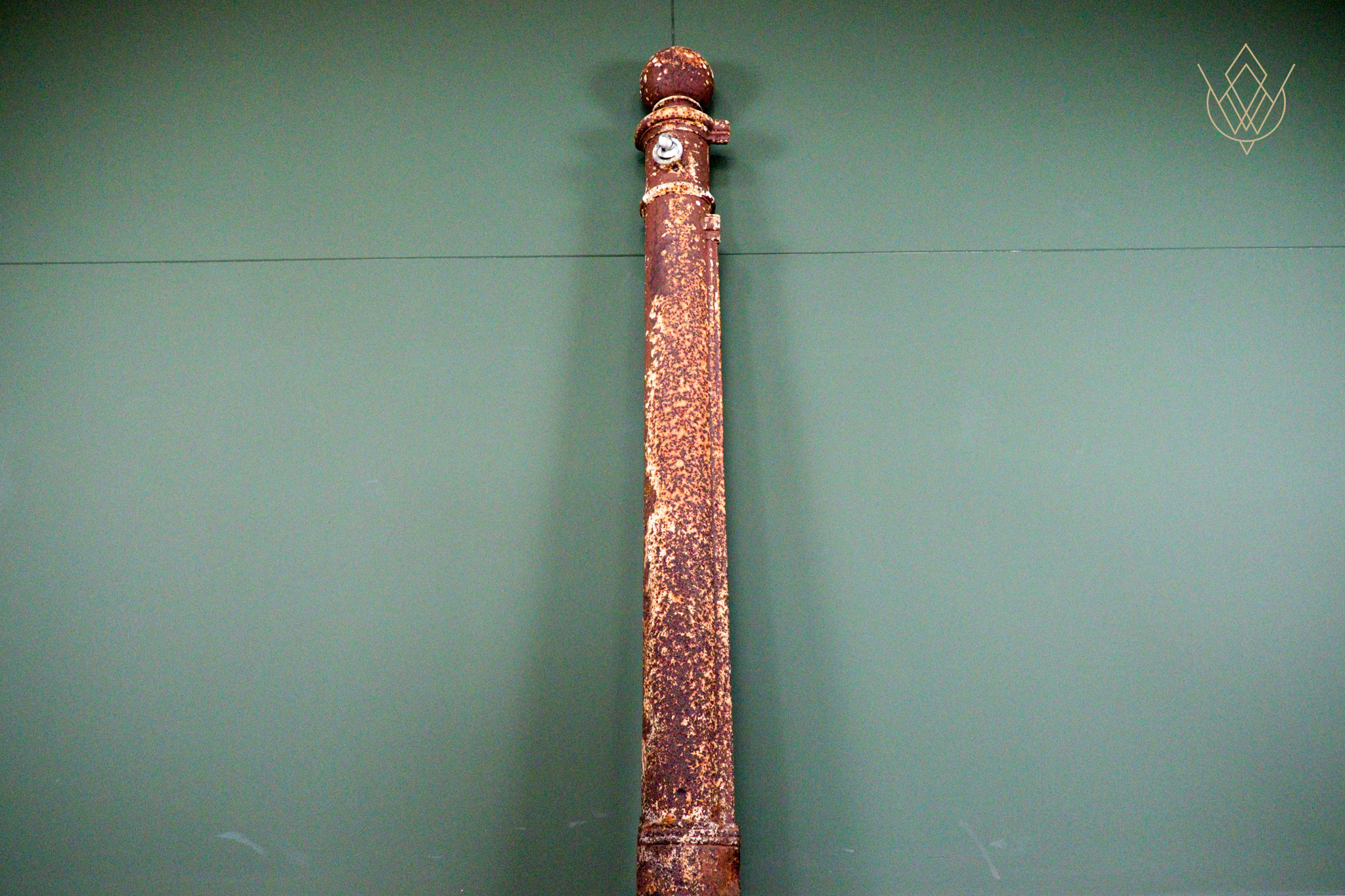 Victorian Cast Iron Wall Mounted Post with Copper Ring - WM12527 - Image 3