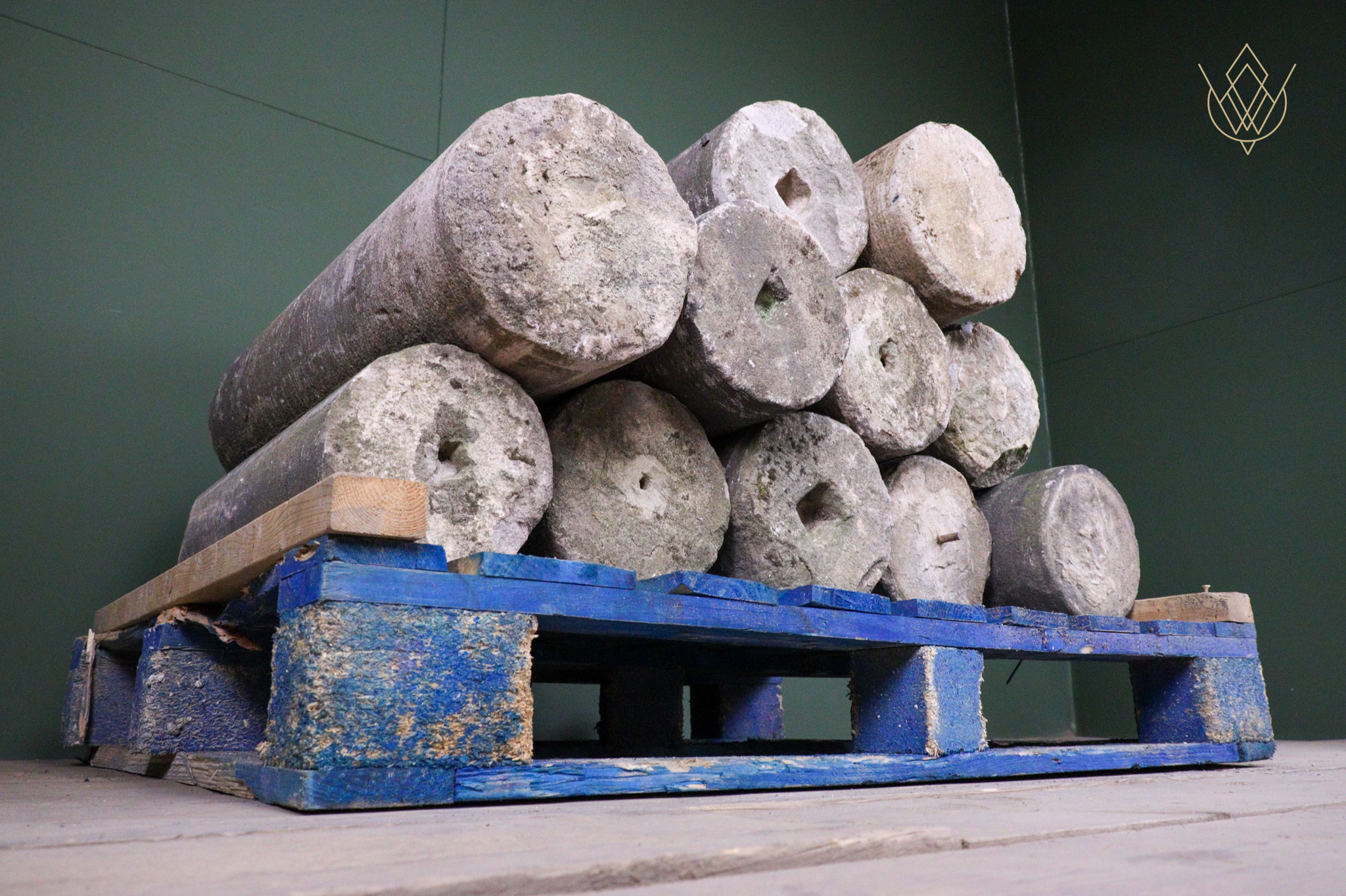 Reclaimed Sandstone Columns/Stone Rollers - WM12579 - Image 2