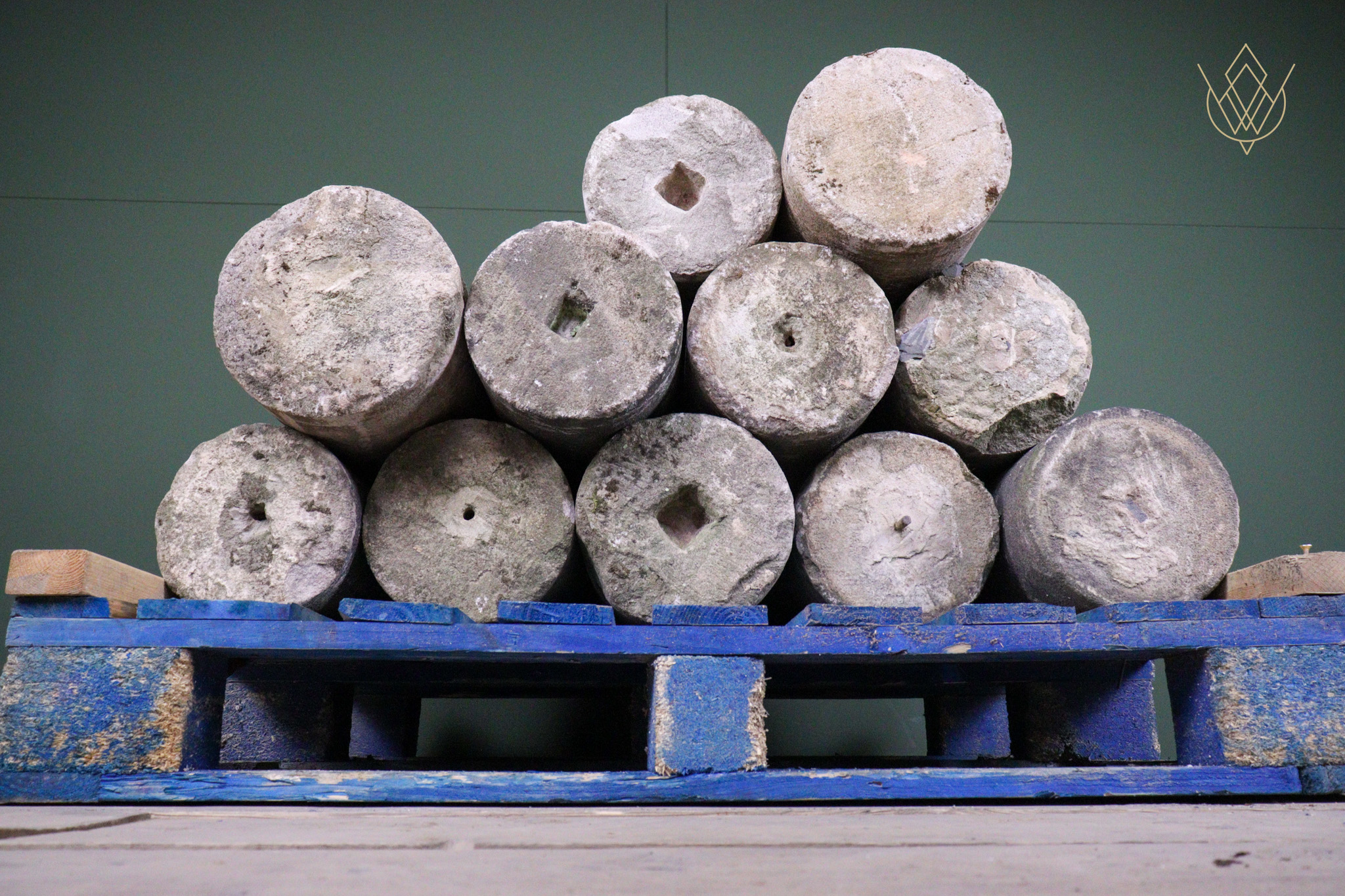 Reclaimed Sandstone Columns/Stone Rollers - WM12579 - Image 3