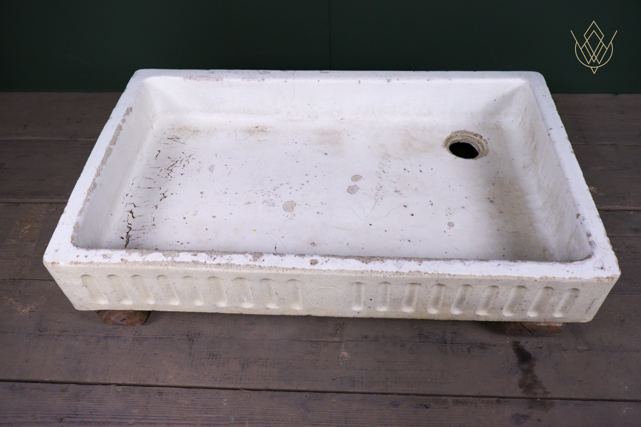 White/Cream 19th Century Glazed Fluted Butlers Sink - WM12581 - Image 8