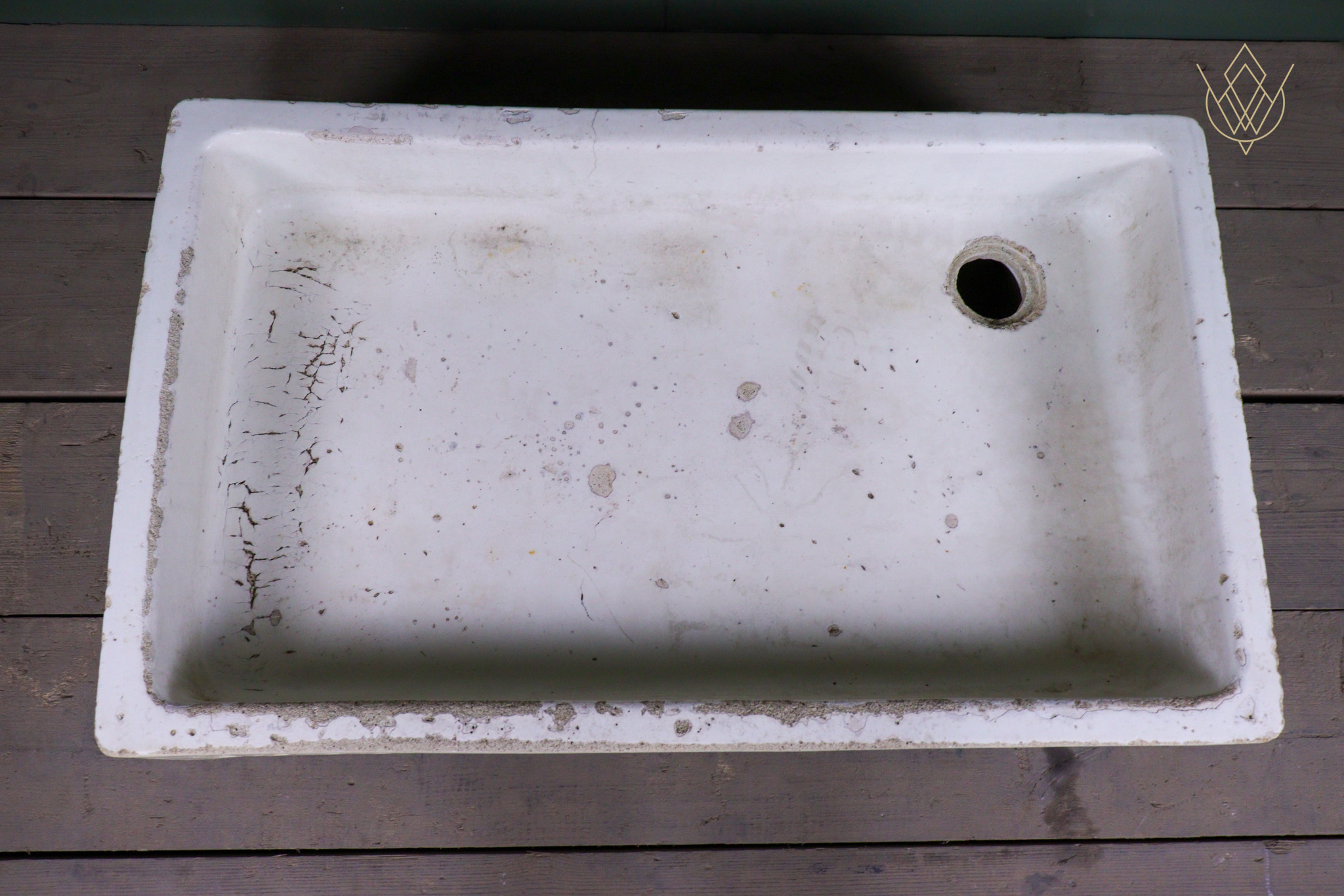 White/Cream 19th Century Glazed Fluted Butlers Sink - WM12581 - Image 7