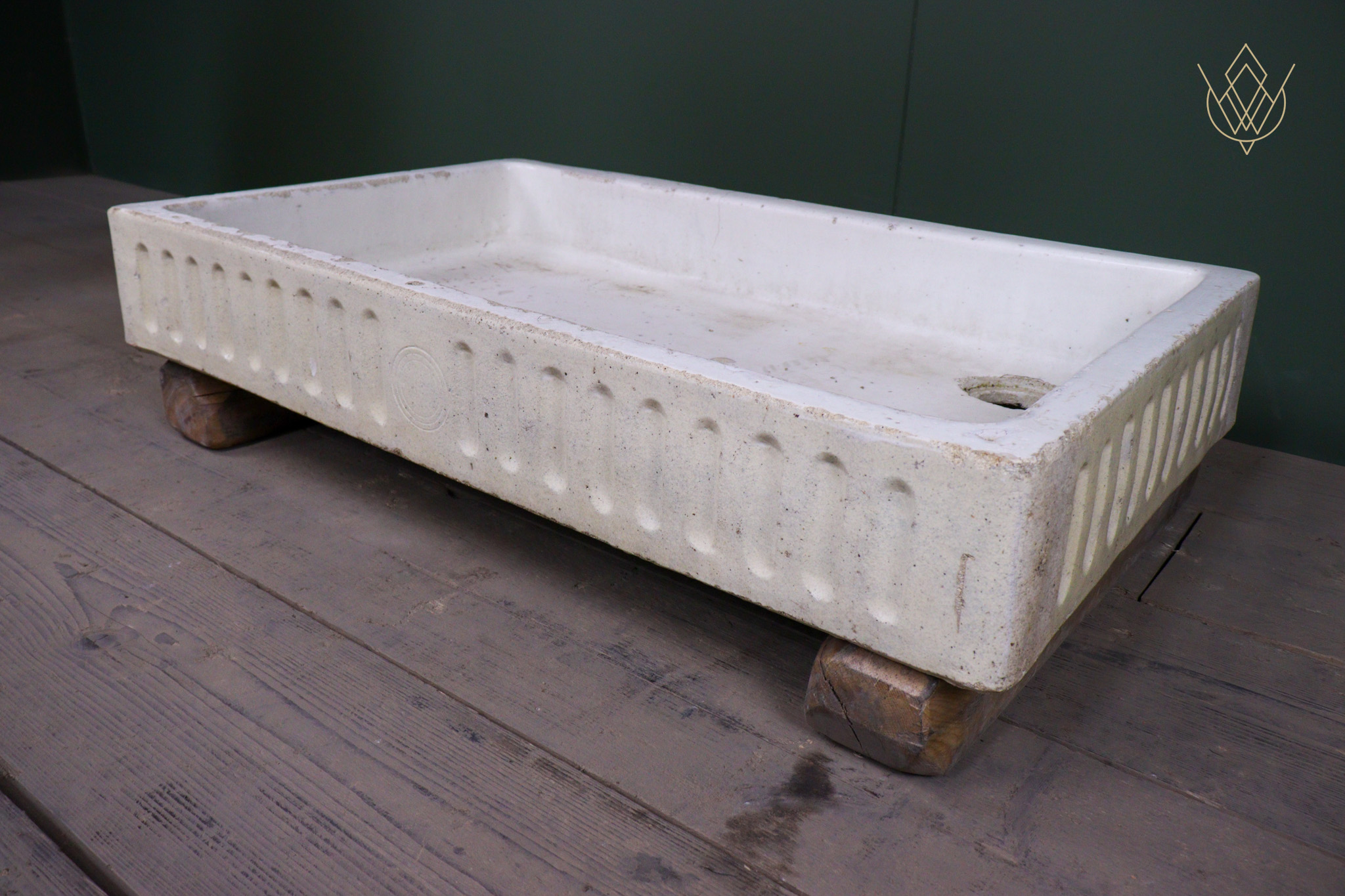 White/Cream 19th Century Glazed Fluted Butlers Sink - WM12581 - Image 6