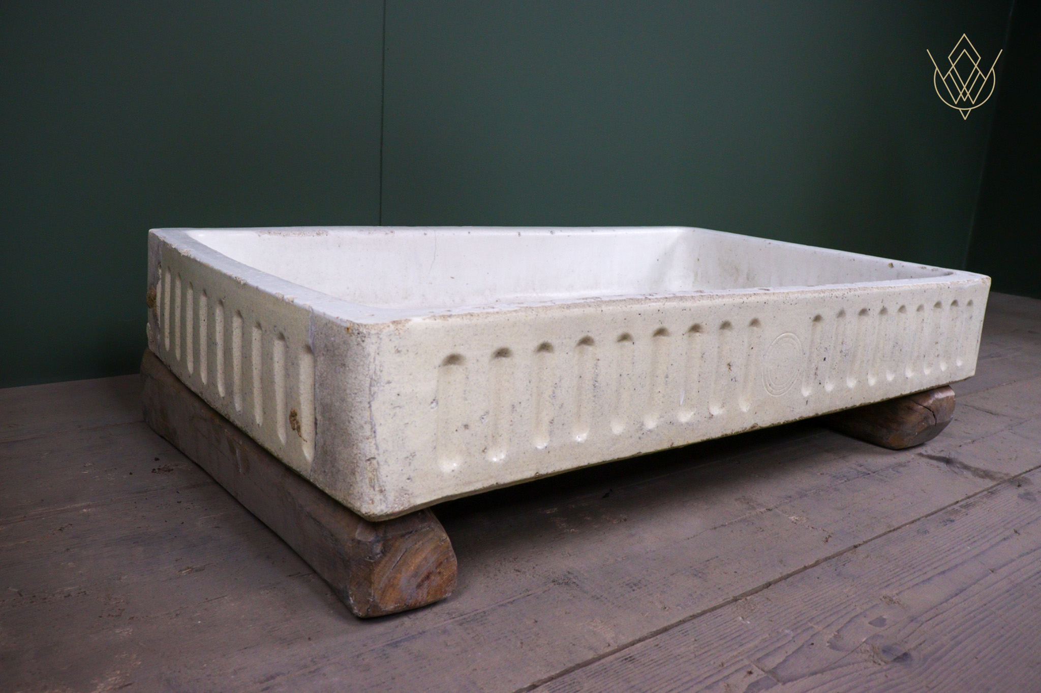 White/Cream 19th Century Glazed Fluted Butlers Sink - WM12581 - Image 5