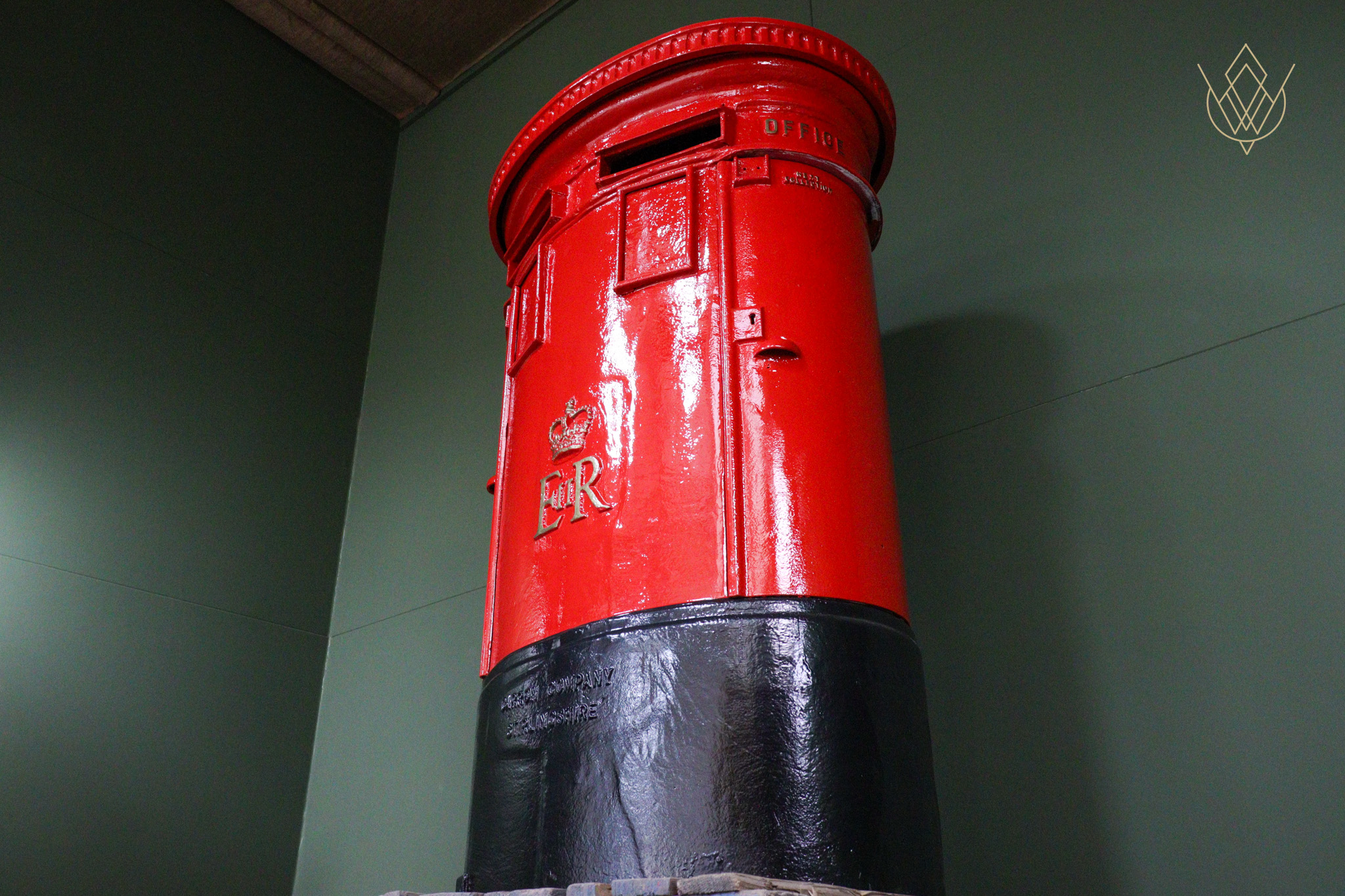 Original Post Office ER II Double Cast Iron Pillar Box - WM12591 - Image 14