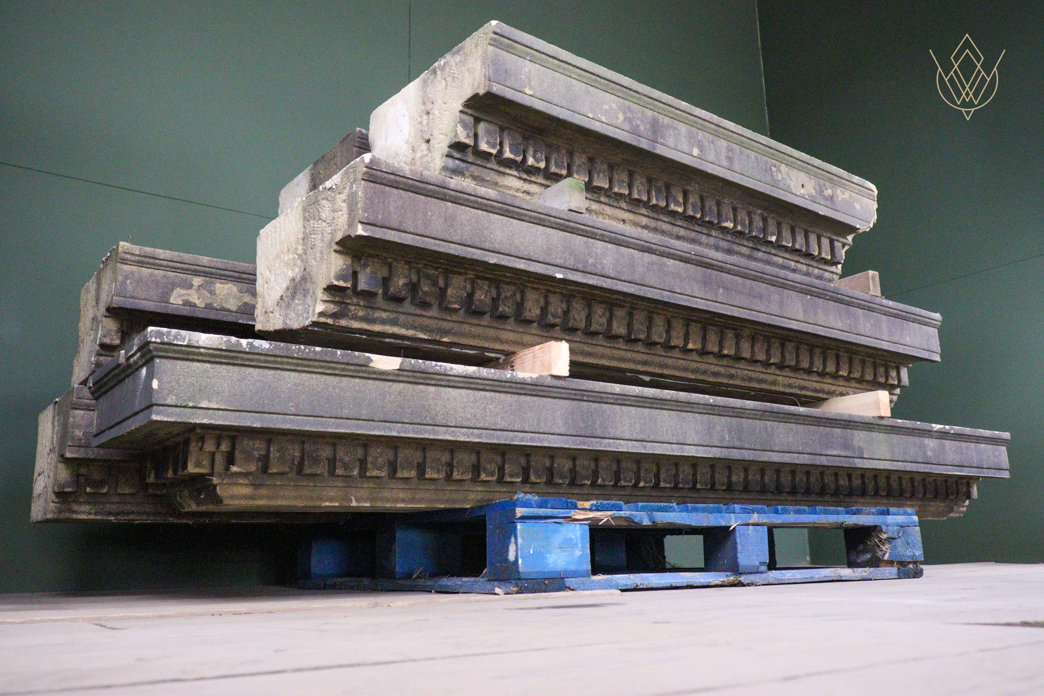 36ft - Ornate Victorian Sandstone String Course/Stone Heads - WM12616 - Image 2