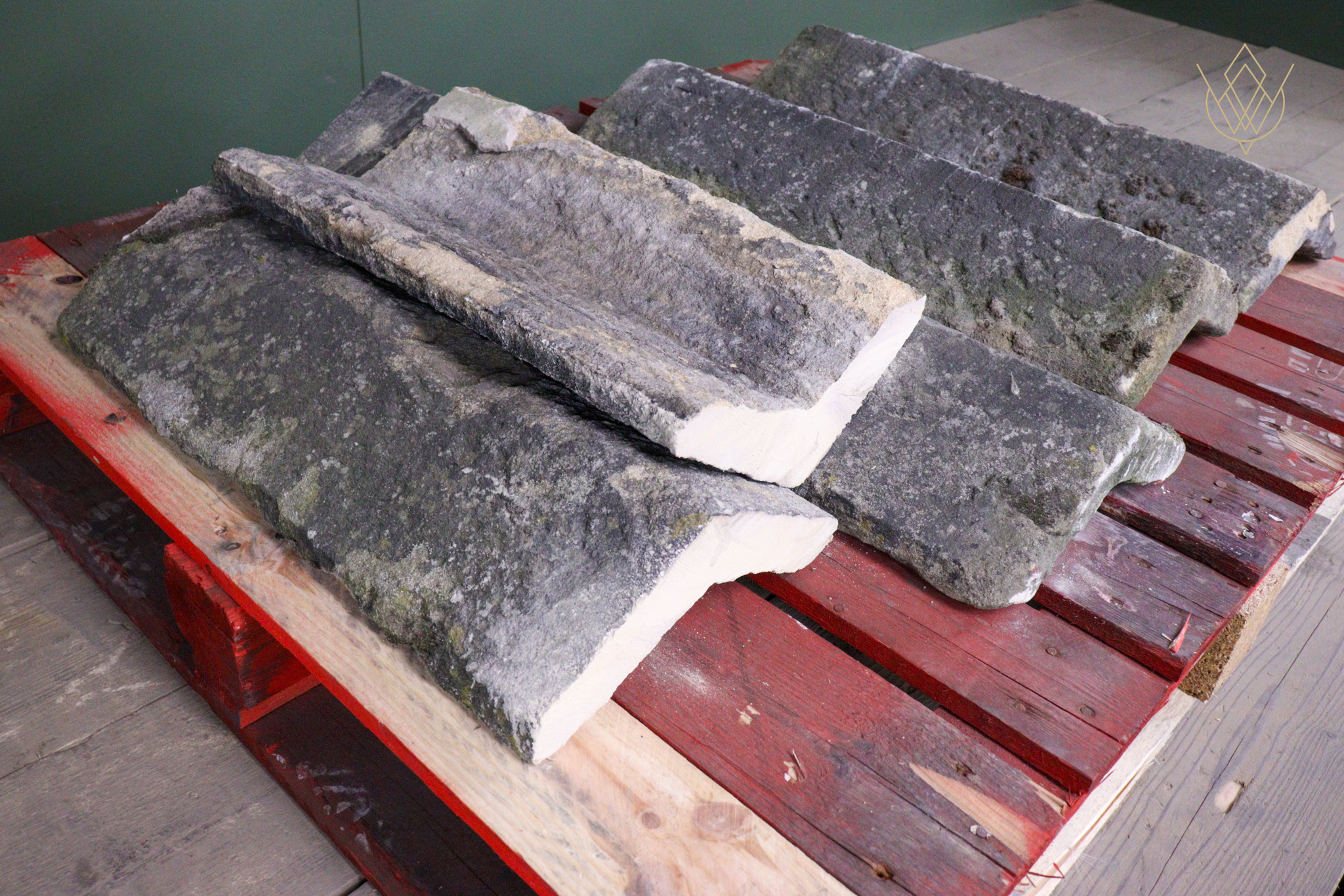 10.9ft - 11" x 4.5" Reclaimed Sandstone Ridge Stone - WM12621 - Image 6