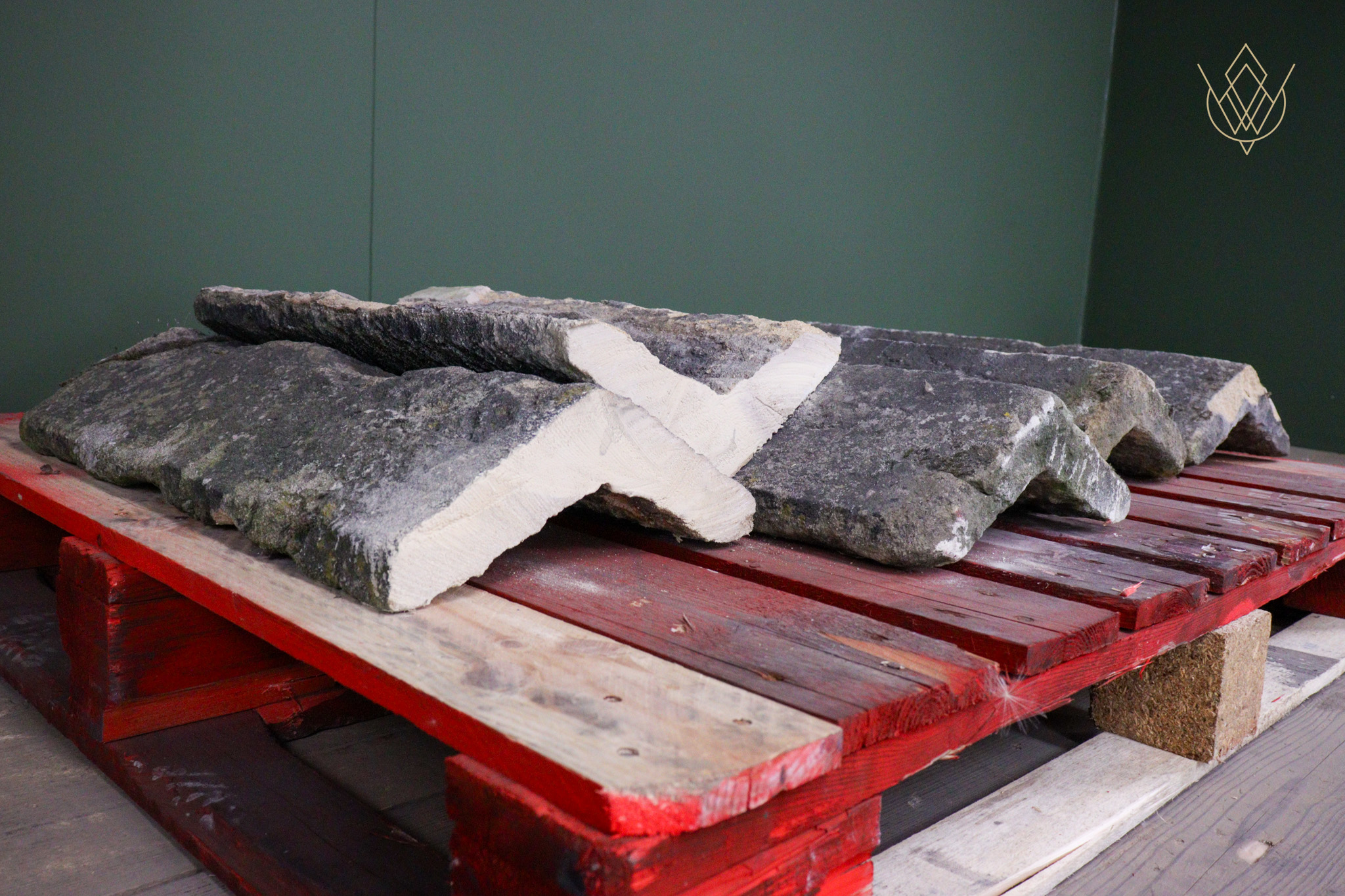 10.9ft - 11" x 4.5" Reclaimed Sandstone Ridge Stone - WM12621 - Image 2