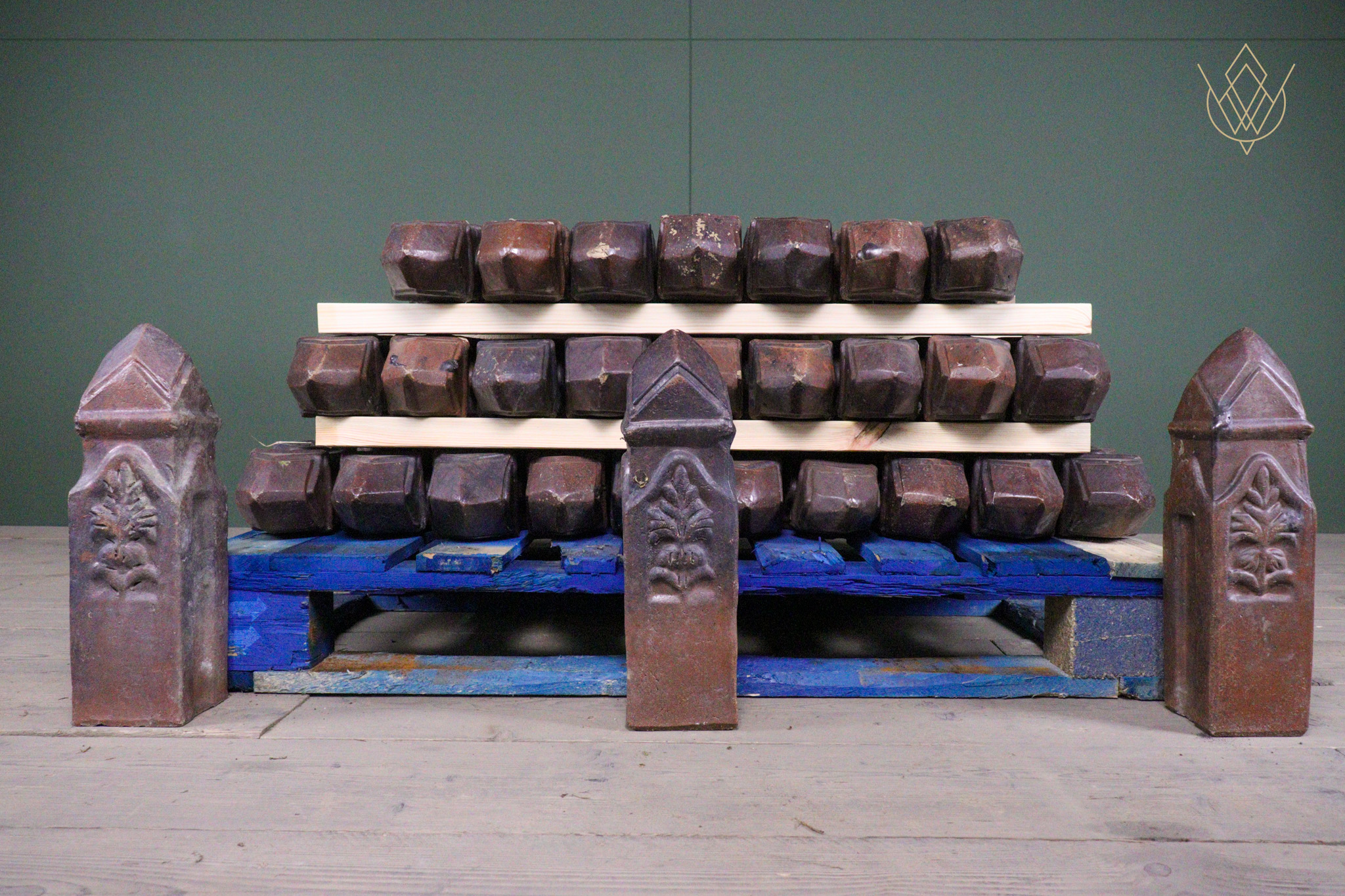 56x Victorian Salt Glazed Terracotta Rope Edging Corner Plinths - WM12638 - Image 5