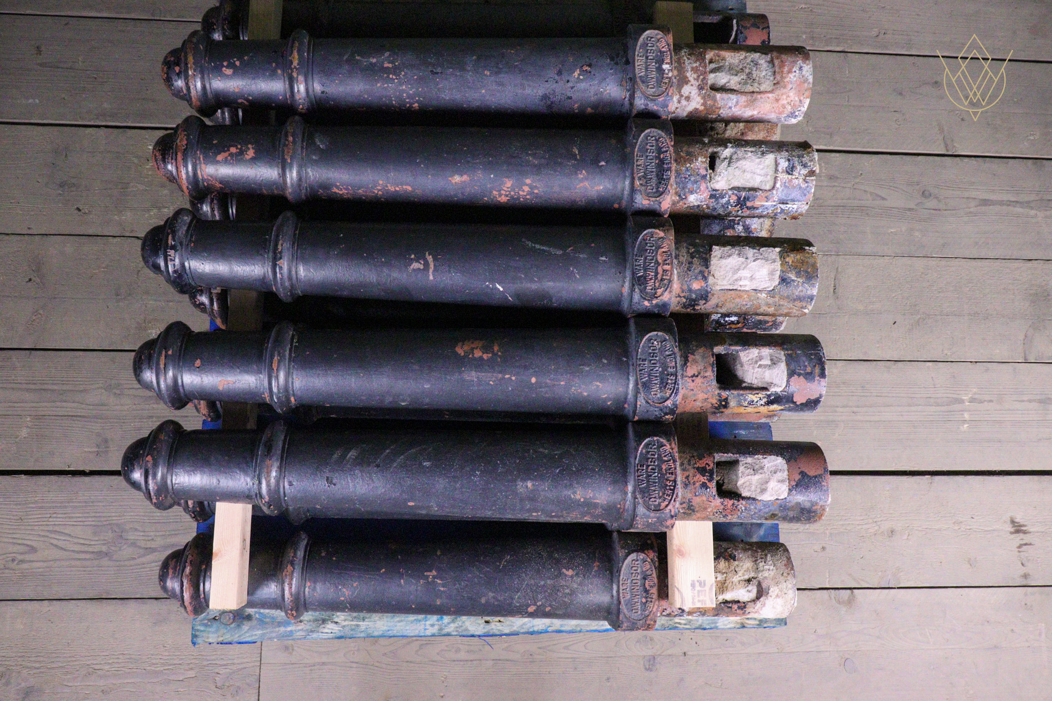 Batch of 12 D.W.Windsor Cast Iron Bollards - WM12657 - Image 5