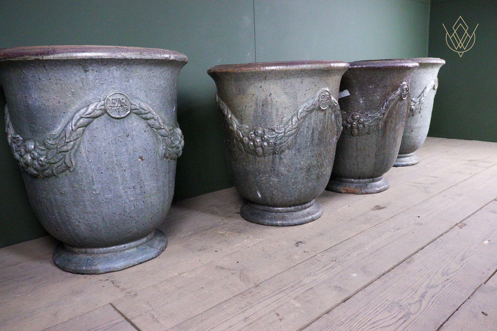 Set of Four 'ER' set 1876 Glazed Garden Pots/Urns - WM12665 - Image 7