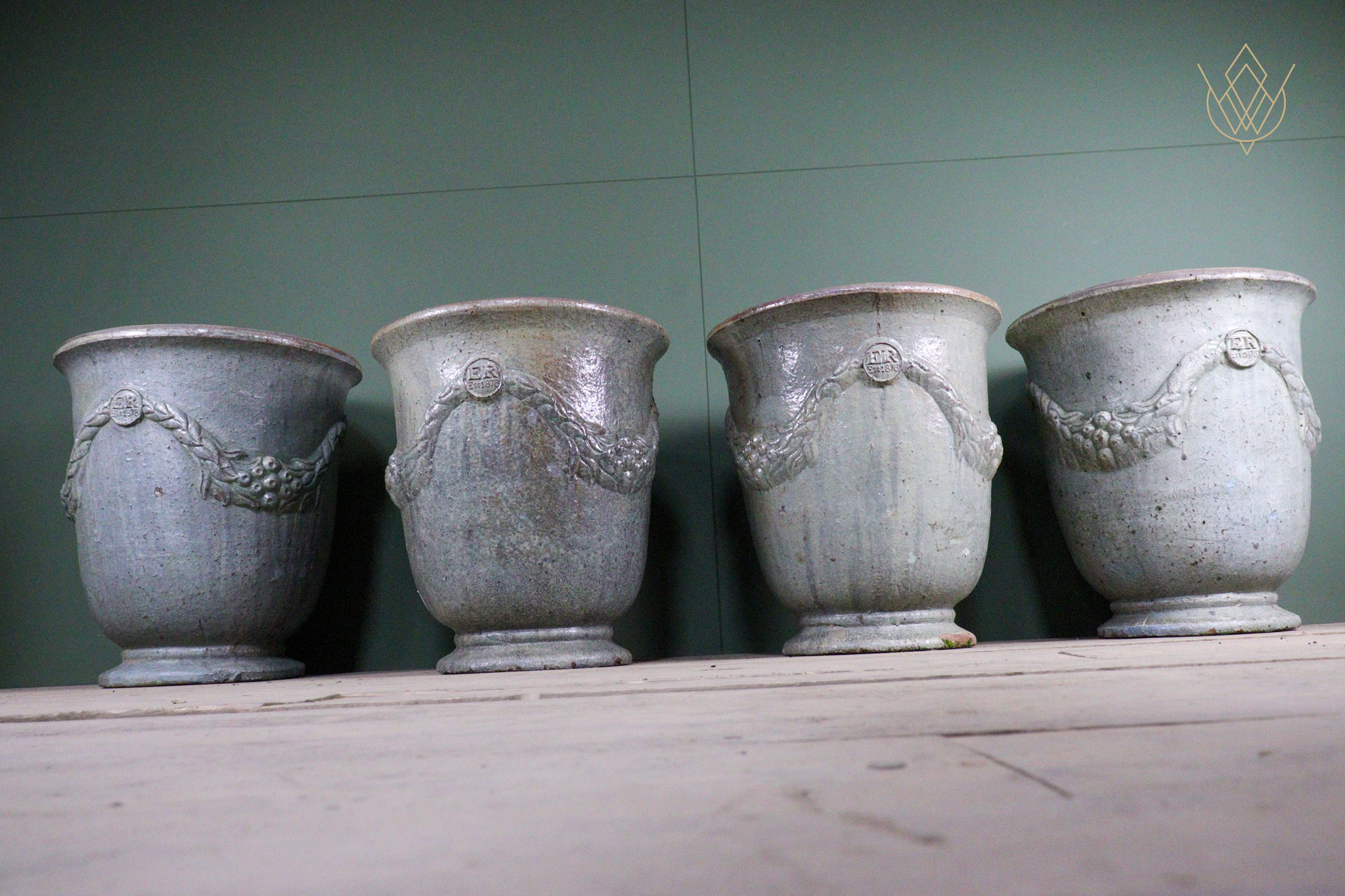 Set of Four 'ER' set 1876 Glazed Garden Pots/Urns - WM12665 - Image 5